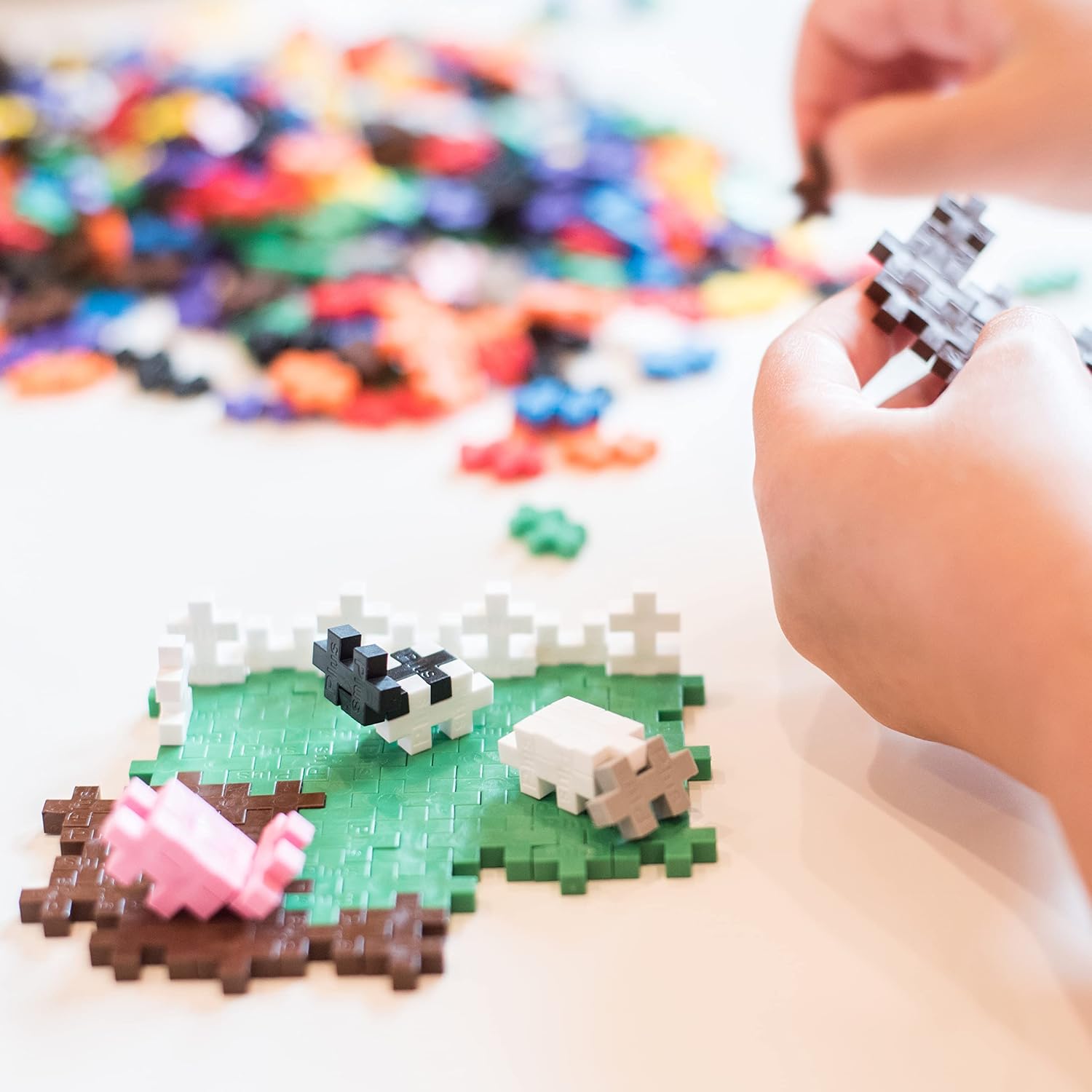 PLUS PLUS – Super Tube – 500 Piece, Basic Color Mix – Construction Building STEM | STEAM Toy, Interlocking Mini Puzzle Blocks for Kids