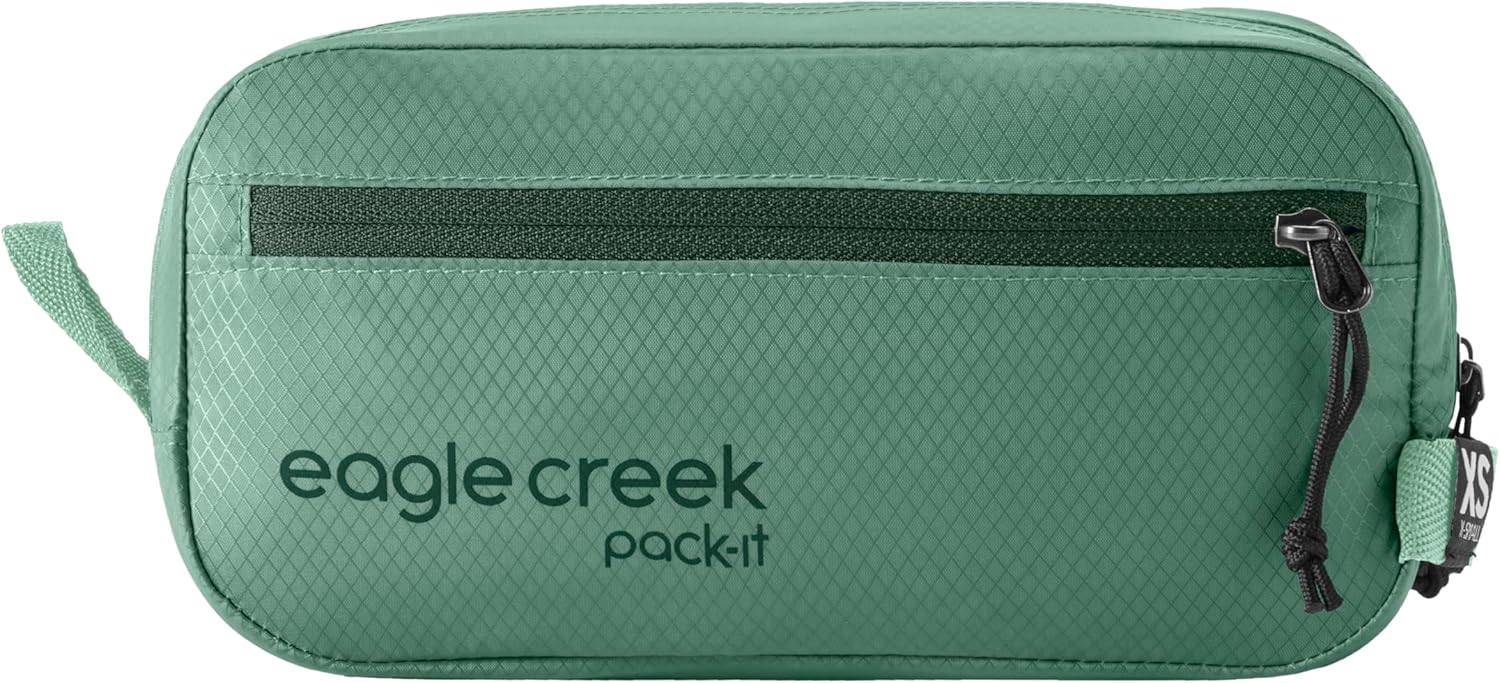 Eagle Creek Pack-It Isolate Quick Trip - Compact Travel Toiletry Bag for Optimizing Luggage Space - Lightweight - Water-Resistant - Easy-Grab Zipper - Sustainable Materials - X-Small - Willow Green