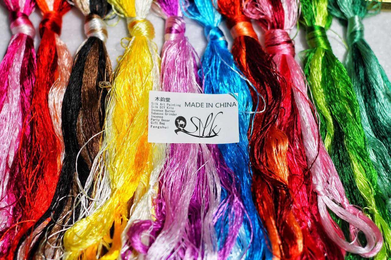China Natural 100% Mulberry Silk Floss Handmade Embroidery Jewelry Making Threads DIY Kits 50 Colors 22m Each（50pcs）
