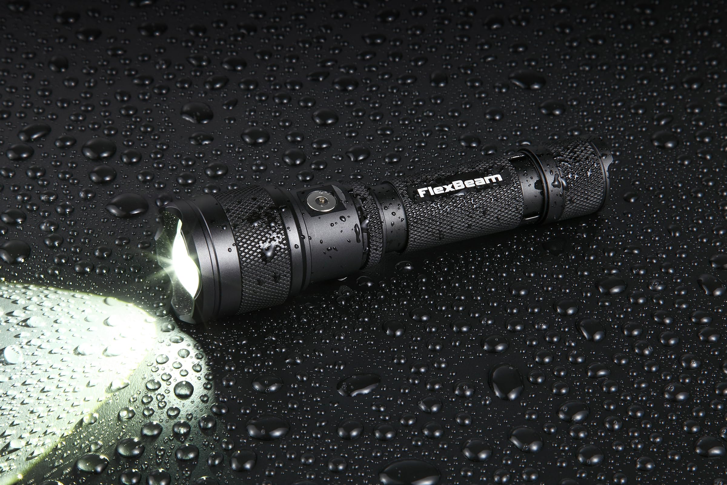 PowerTac FLEXB, torcia elettrica a LED da 1200 lumen, fascio regolabile all'infinito, tattica, ricaricabile, da caccia, resistente all'acqua, portata di 700 m, garanzia limitata