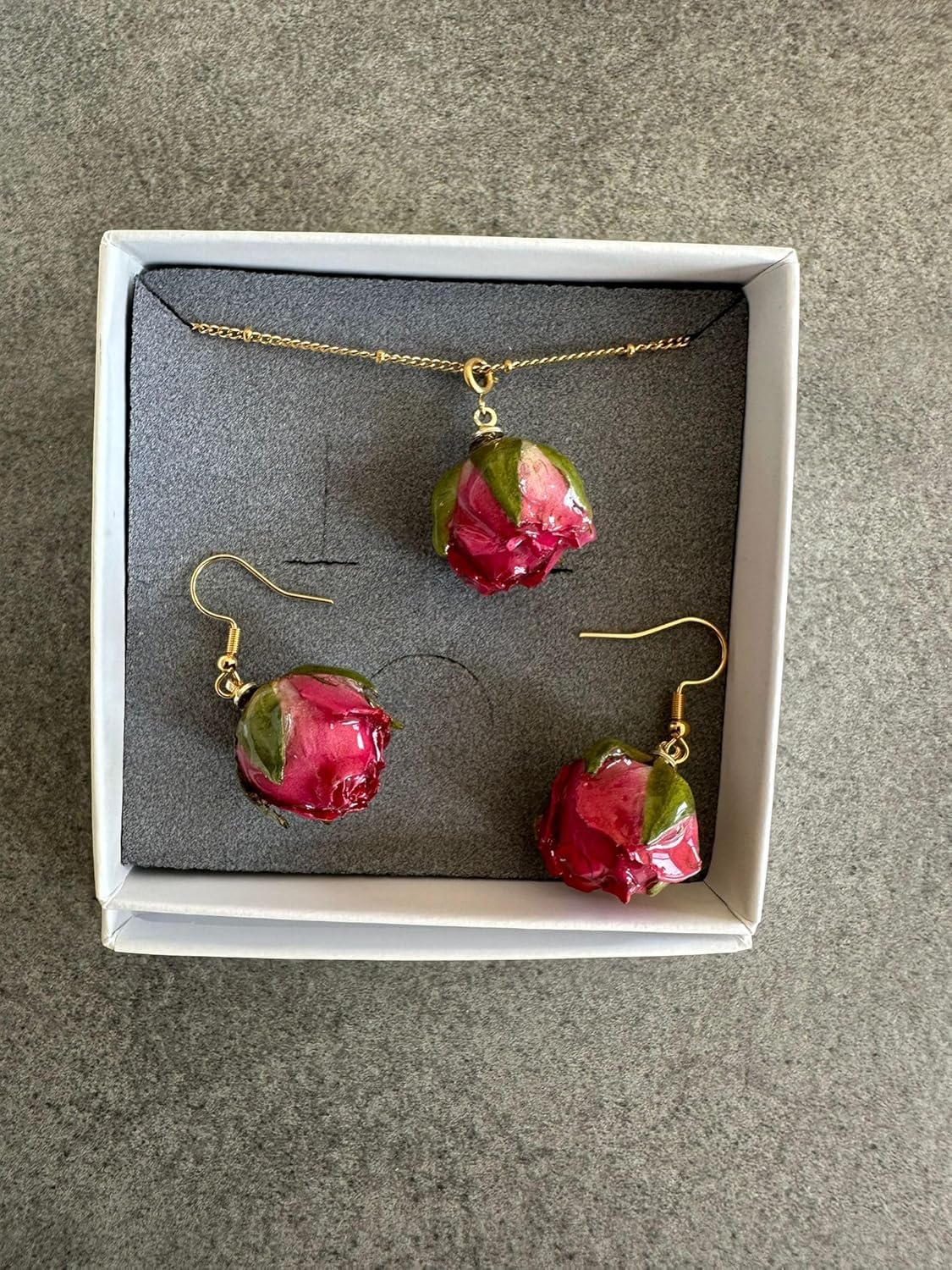 Handgemachte Ohrringe aus Echten Rosen mit Edelstahl