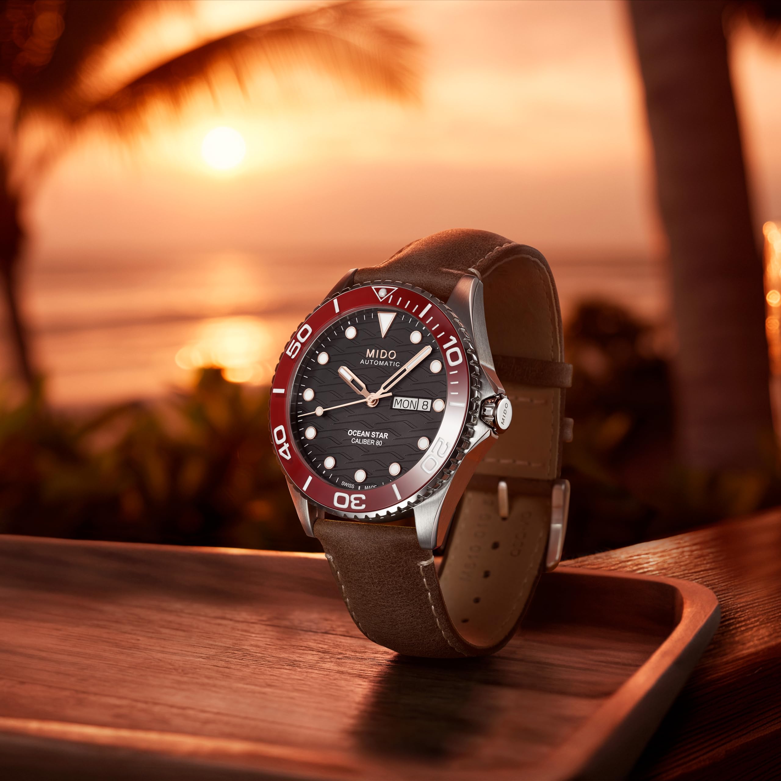 MIDO Ocean Star 200C Szwajcarski automatyczny zegarek do nurkowania dla mężczyzn - koperta ze stali nierdzewnej 42,5 mm - Ceramiczna obrotowa ramka - Tarcza z falami z dniem, kalendarzem daty