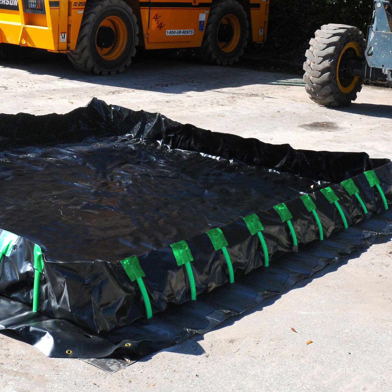 Spill Cont.Berm,StakeWall,4488gal,12ft L