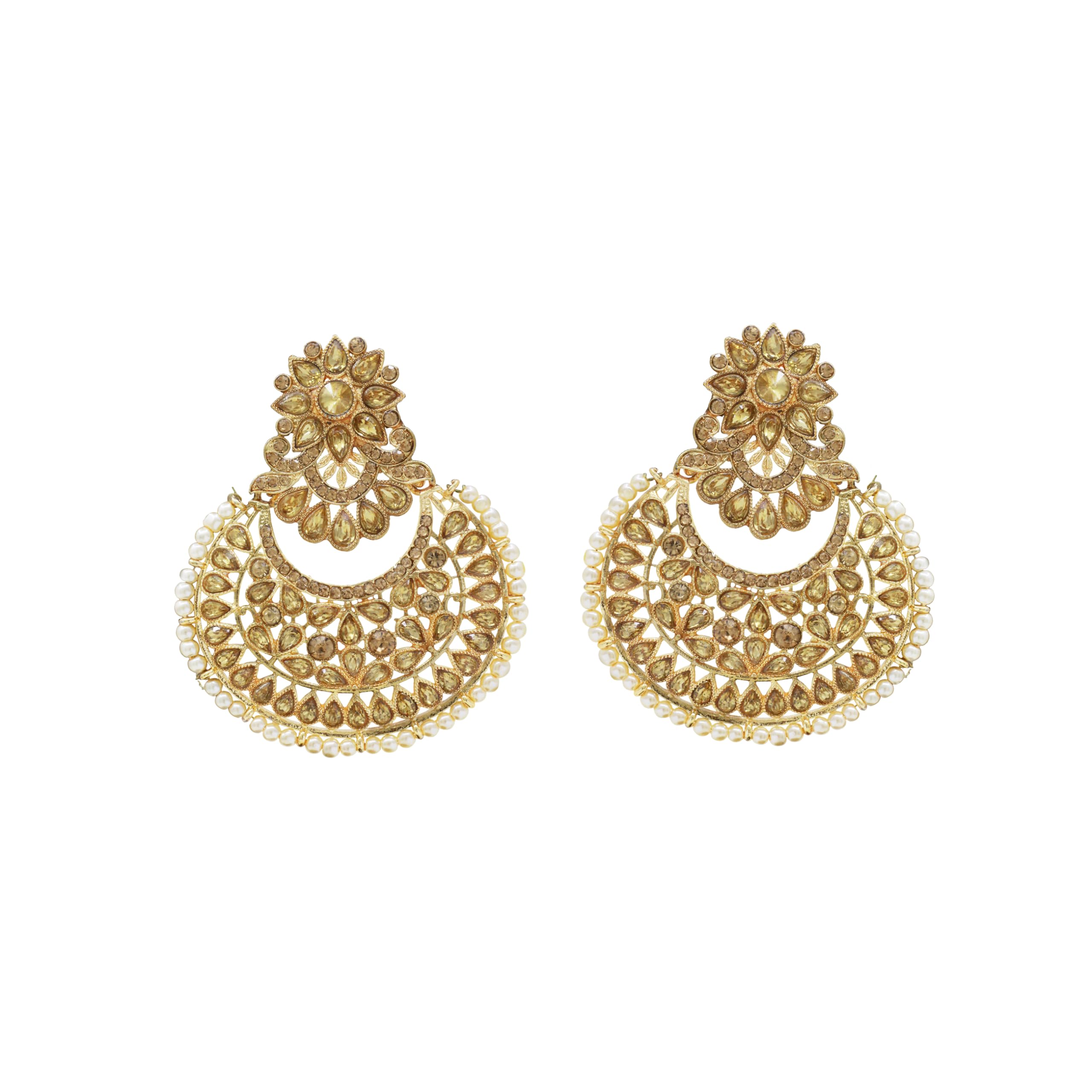 Samyuktha Wedding Collection - Orecchini Chandbali placcati oro con design floreale Maangtikka racchiuso con finto kundan e perle, set di gioielli in oro, metallo, senza pietre preziose, Metallo,