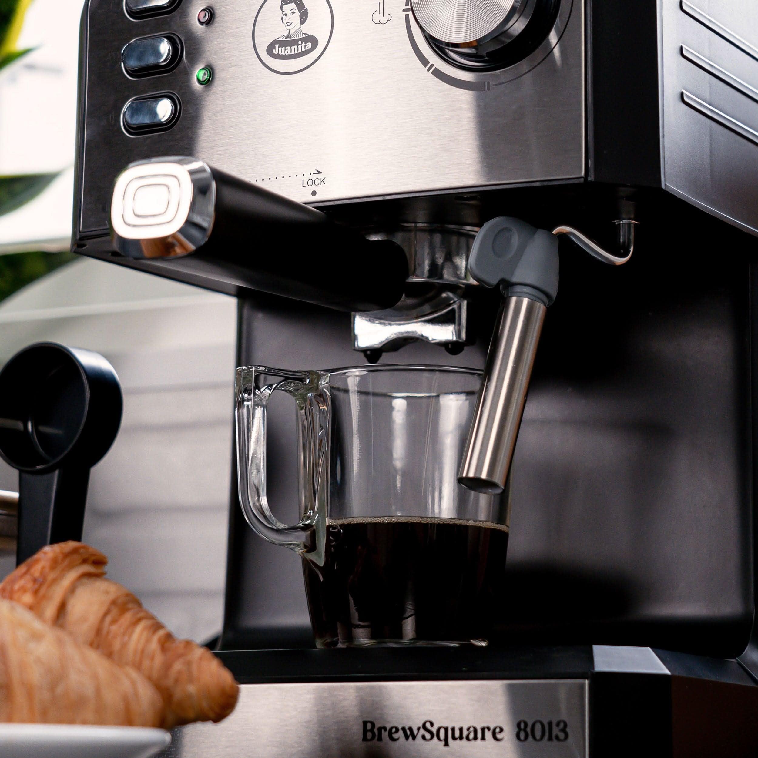 Juanita Brewsquare Macchina Caffè 850W, Macchina Caffe Cialde 20Bar, Coffe Machine 1.6L, Doppia Uscita, Braccio Vaporizzato, Macchinetta Caffe Inox per Espresso e Capuccino, Include Accessori