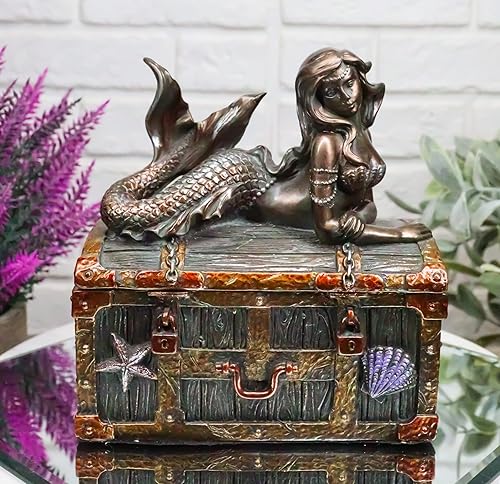 Miniatura 9 de Ebros - Joyero de sirena bronceada Nerida descansando en el tesoro hundido, 5.25 pulgadas de largo, recuerdo decorativo (pátina de bronce sintético)