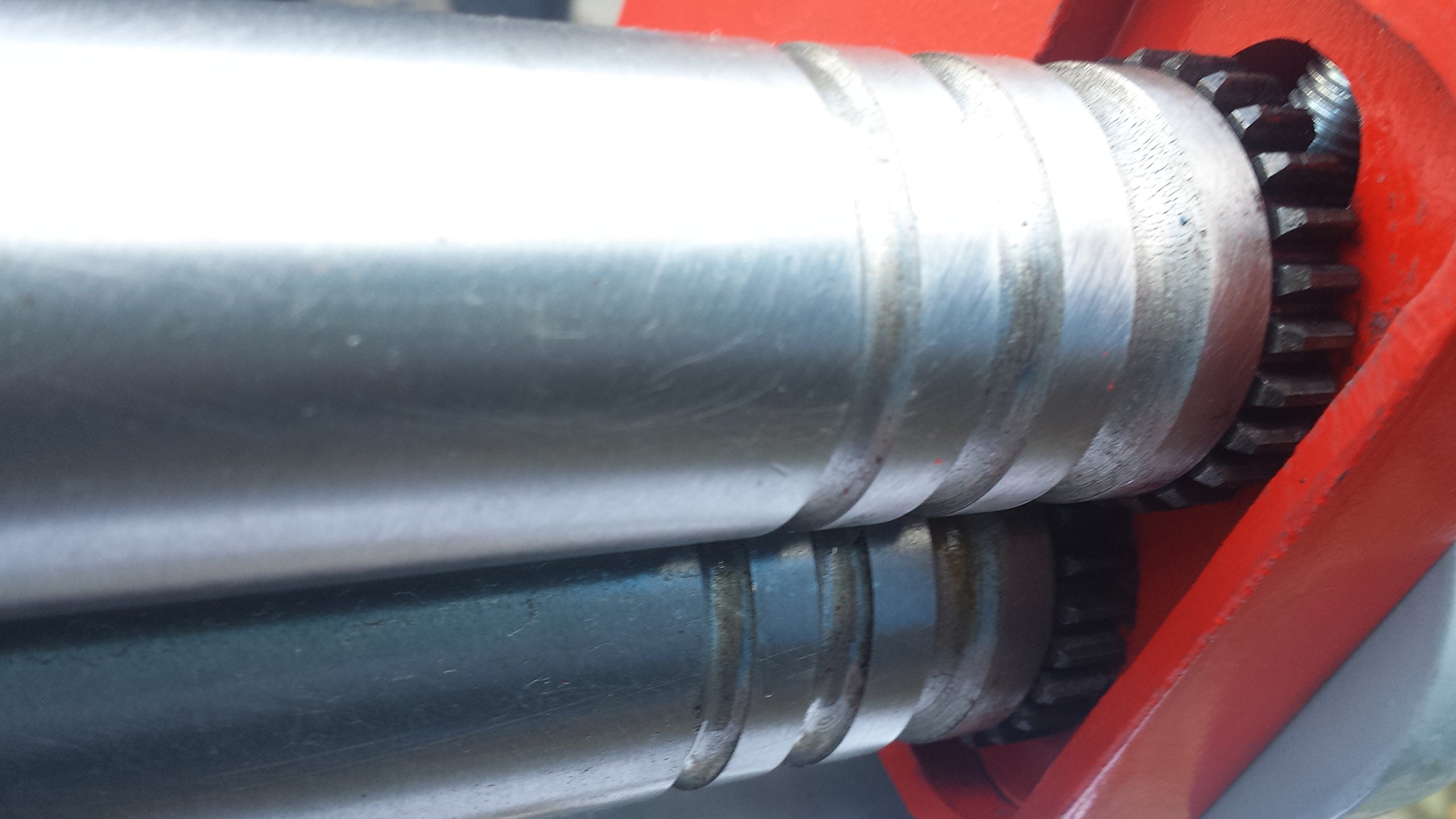 Holzmann Máquina de trabajo universal de chapa UBM 305.