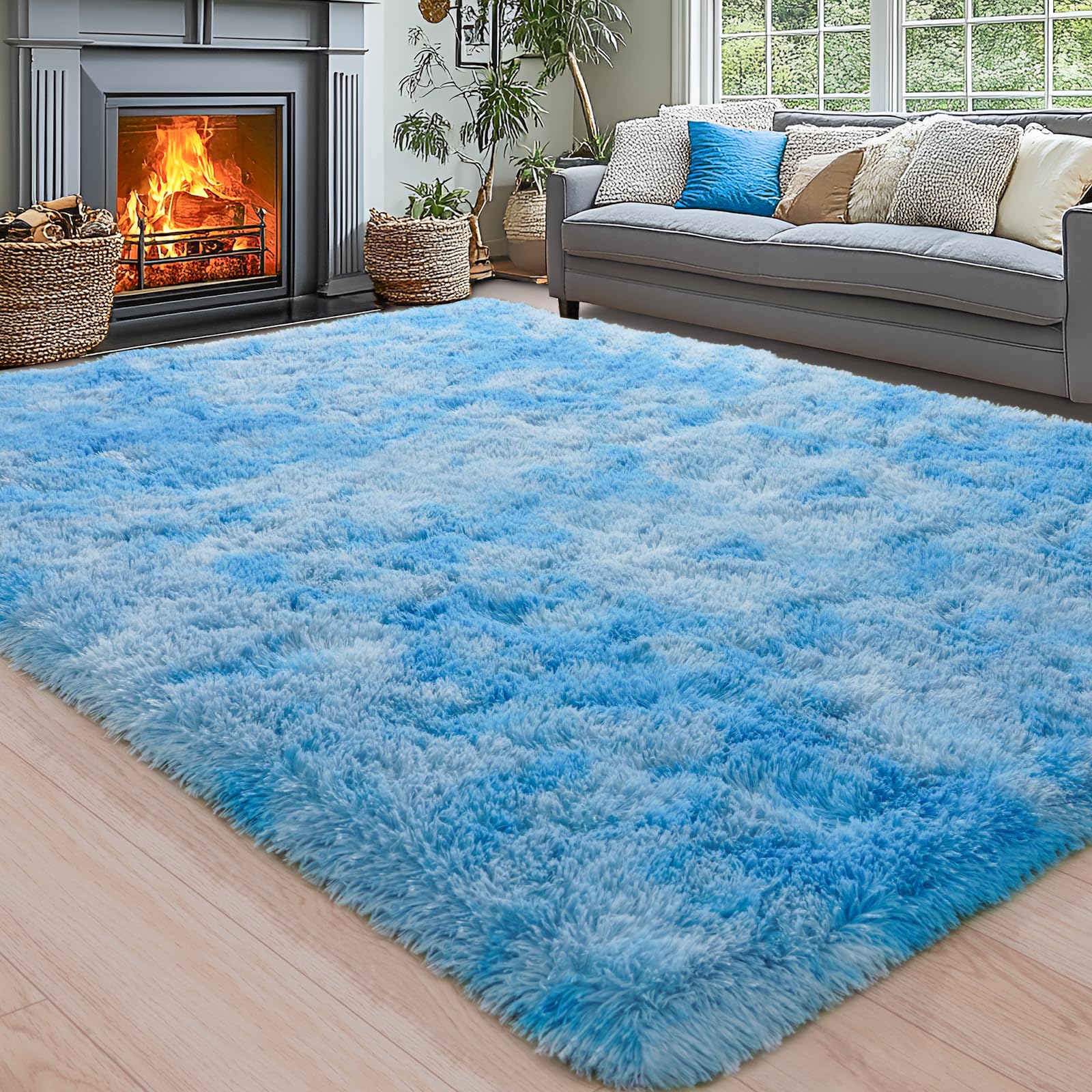Tapis moderne à poils longs bleu tie-dye pour créer un salon cocooning