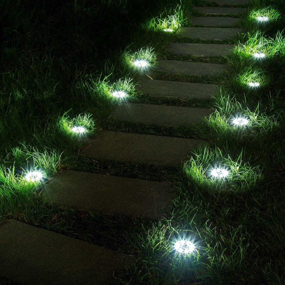 Bzavor 12 luci solari da pavimento, per esterni, 12 LED, con pannello solare aggiornato, decorazione per prato, marciapiede, piscina, terrazze (bianco freddo)