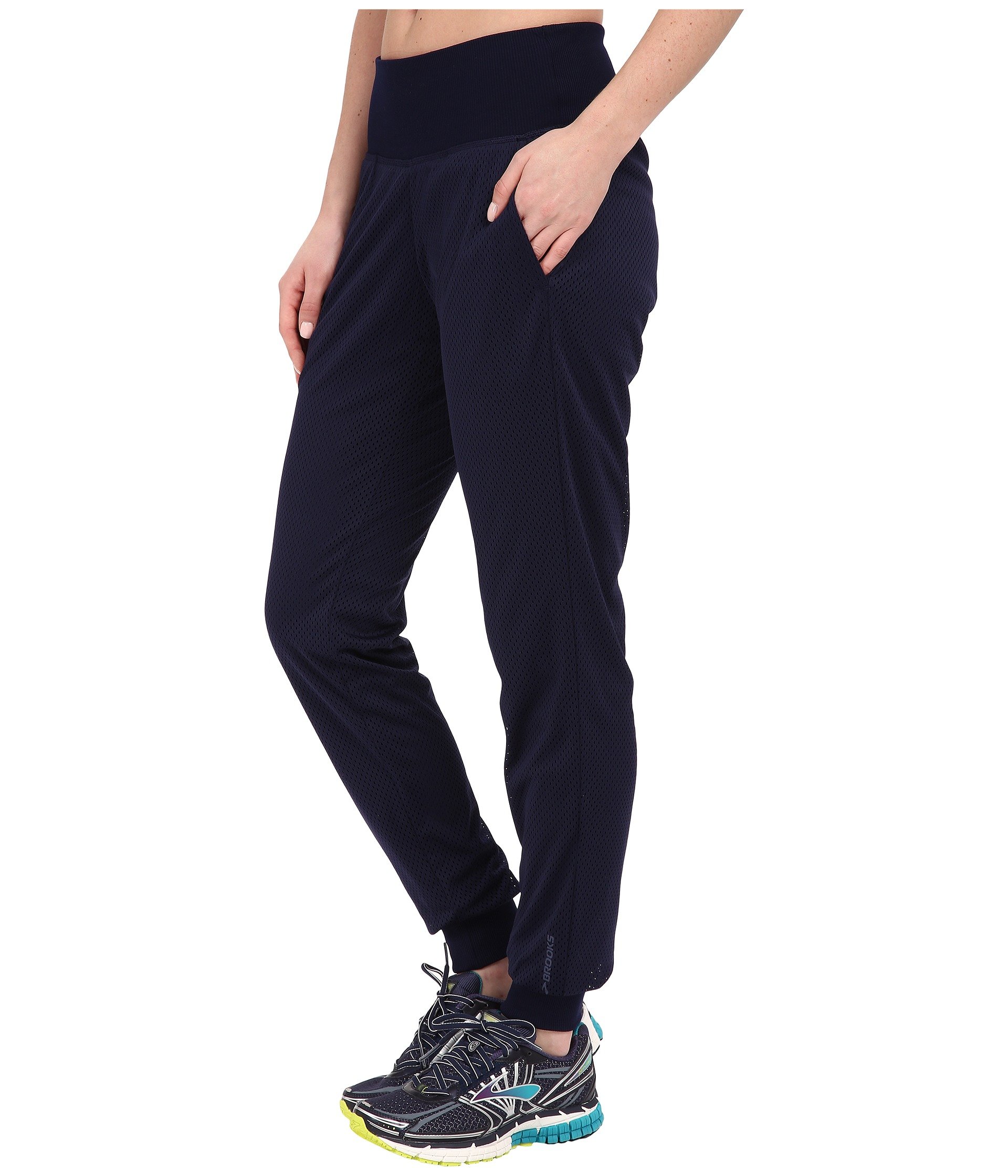 Brooks RunThru Pants at 6pm