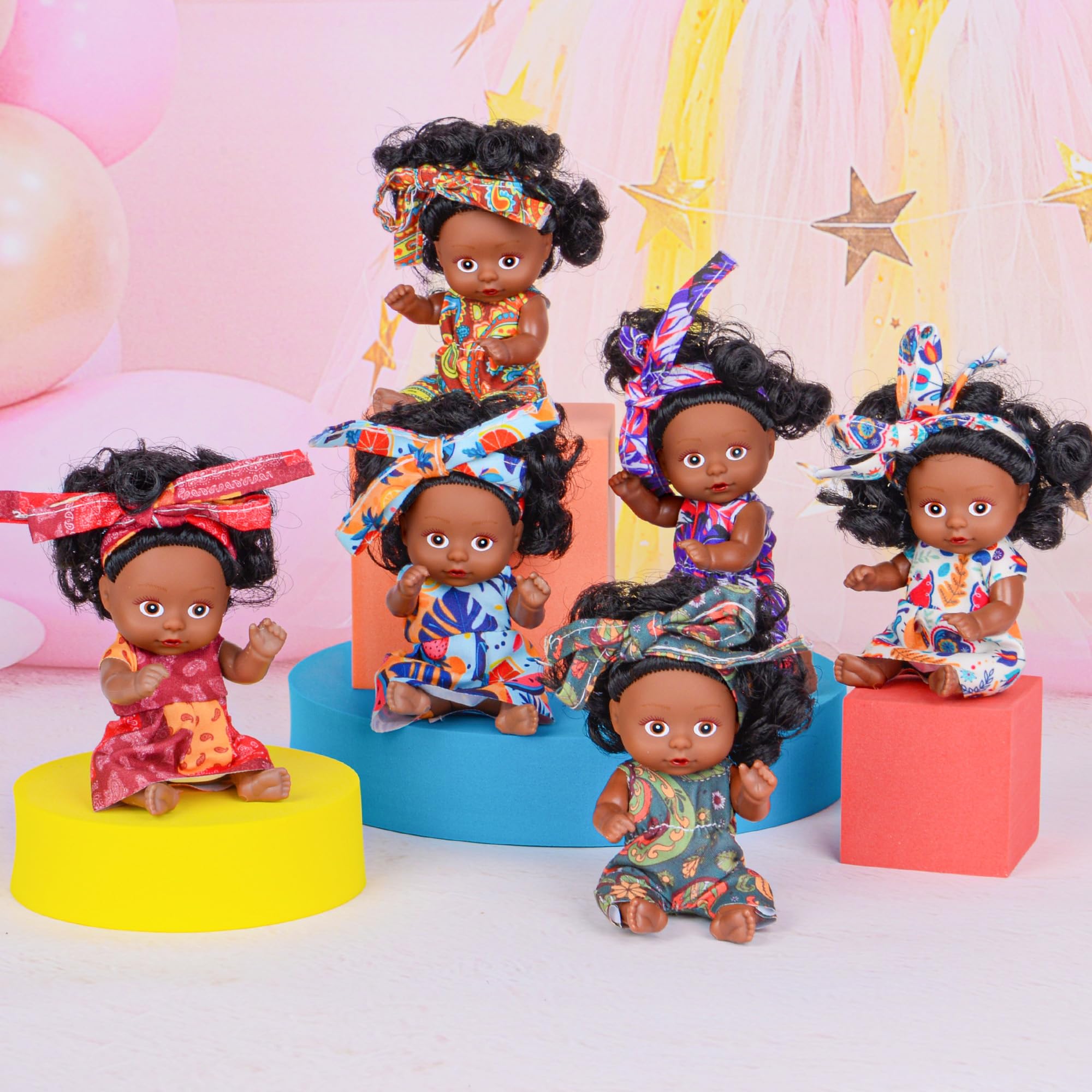 Juego de 6 muñecas africanas de 4 pulgadas, mini muñecas negras con trajes coloridos y bandas para el cabello, regalo para niñas de 3-6, 6-12 juguetes educativos y figuras decorativas 5