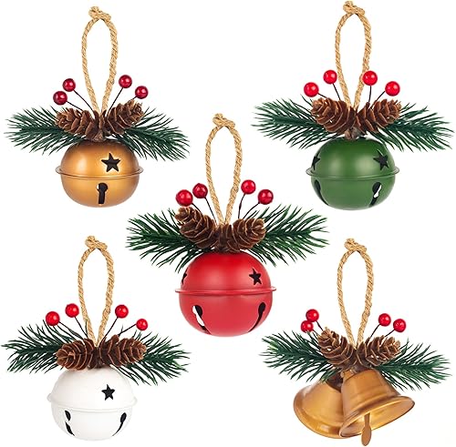 Paquete de 5 adornos rústicos de campana de Navidad con piñas y bayas, decoración metálica colgante para árbol de Navidad, repisa, hogar (verde,
