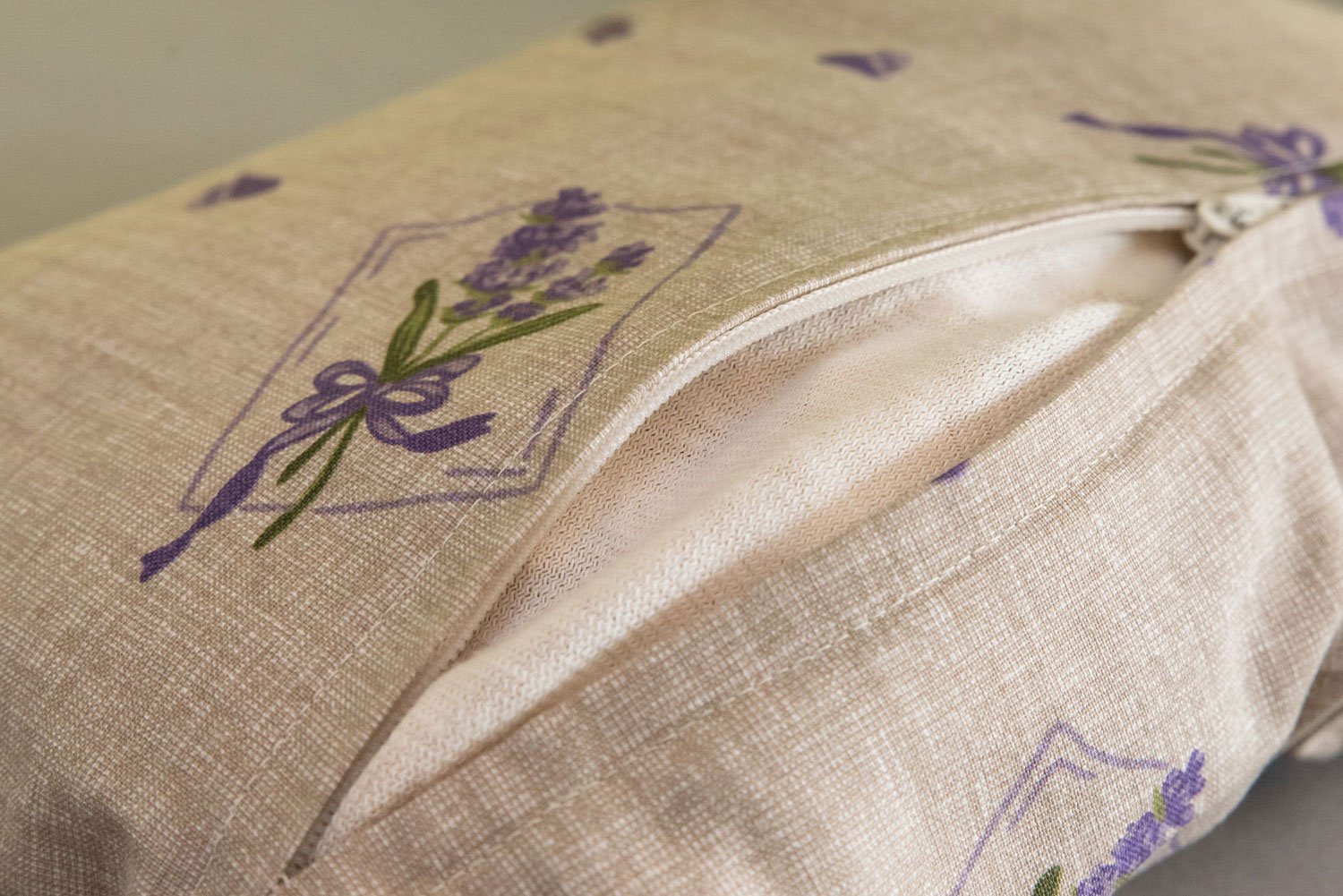 Giraffenland Coussin à la Lavande 30x20cm. Taie champêtre Romantique + Housse Bio Nature | Coussin parfumé | Coussin aromatique | Coussin aux Herbes