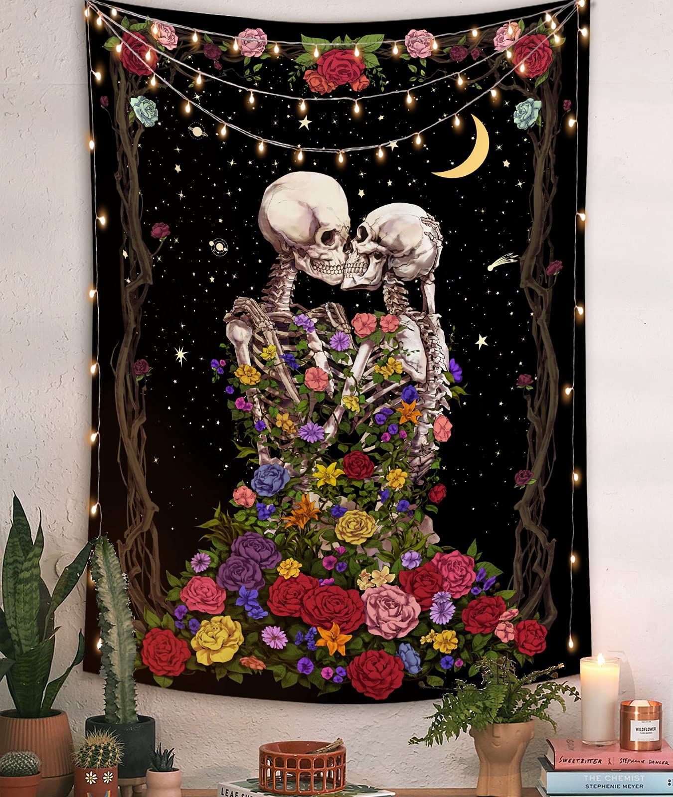 Yisumei Skull Tapestry The Kissing Lovers Tapestry For Bedroom Aesthetic Flowers Starry Tapestries Wall Hanging For Room Decor(M/130X150cm/51X60inch)