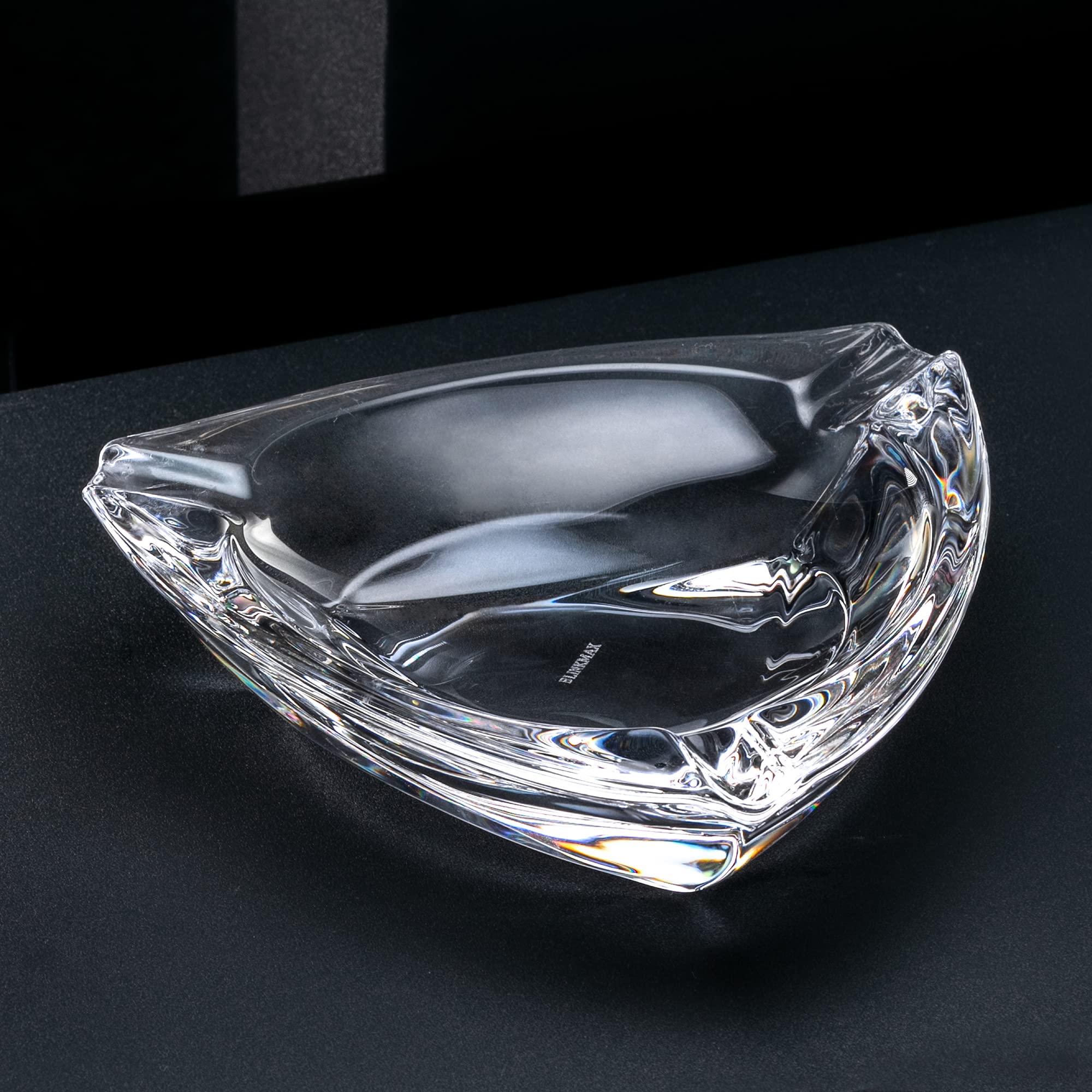 Gezzeny Ashtray, Glass Ashtray Heavy Duty Cigarettes Ash Tray Handmade, Modern decorations Ashtray for Patio, Outdoor, Indoor, Home, Office, Hotel, Pool Clear Triangle