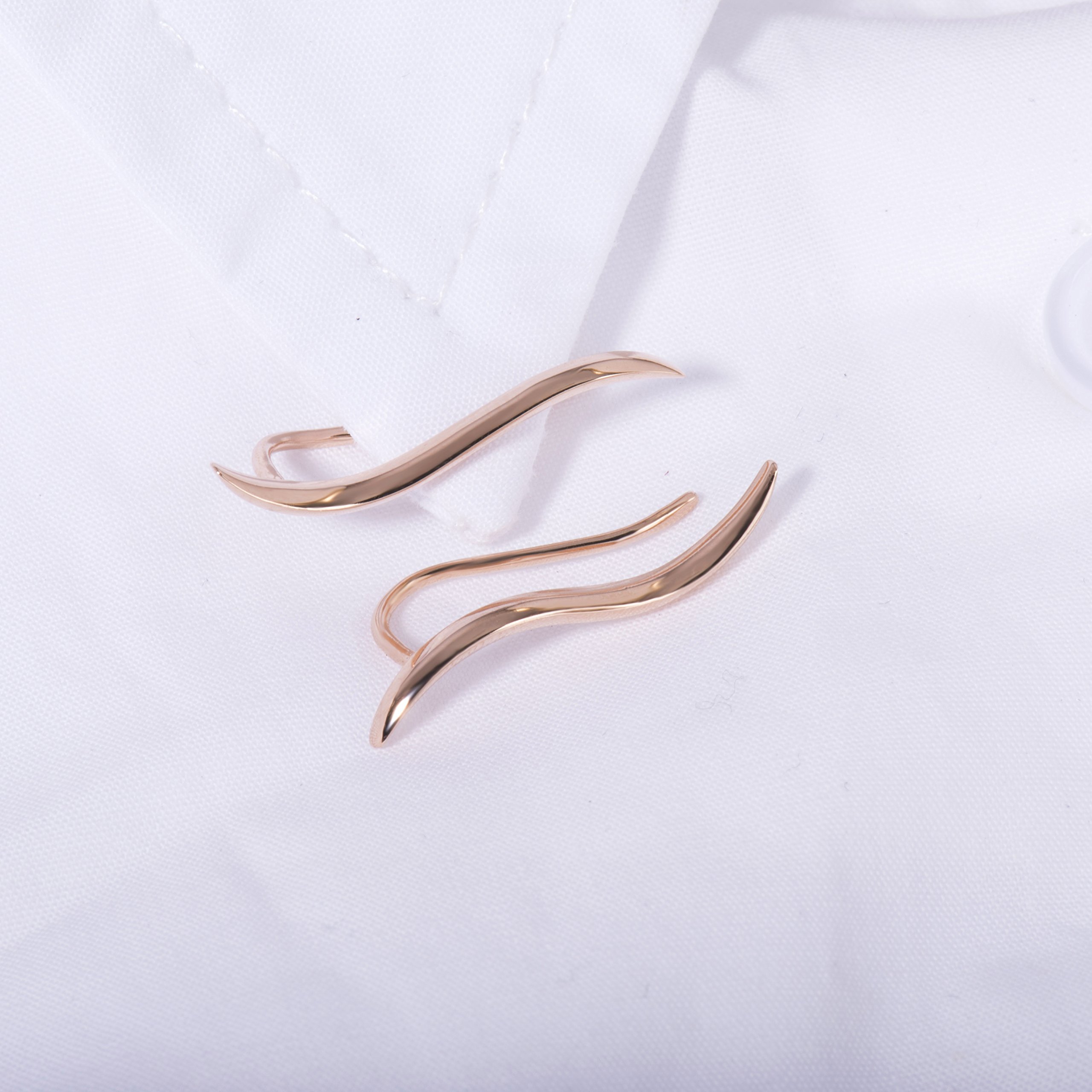 S.Leaf Pendientes de plata de ley con diseño de oruga y trepador de hojas mínimas (rosa)