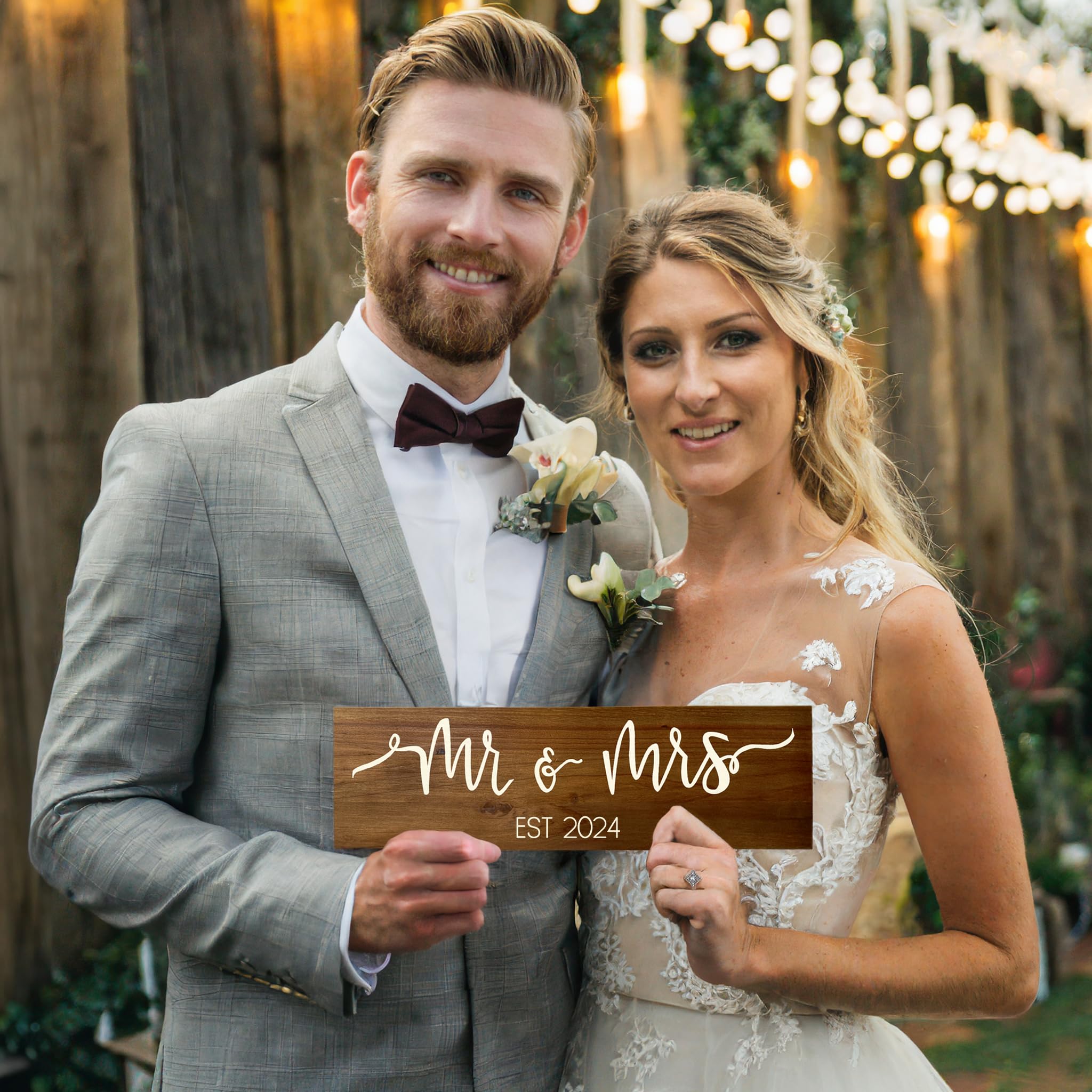 Znak Mr and Mrs - brązowy (w zestawie pudełko na prezent ślubny), duży 2024 ~ unikalny znak ślubny, prezent dla nowożeńców, prezenty dla pana i pani, dekoracja stołu weselnego