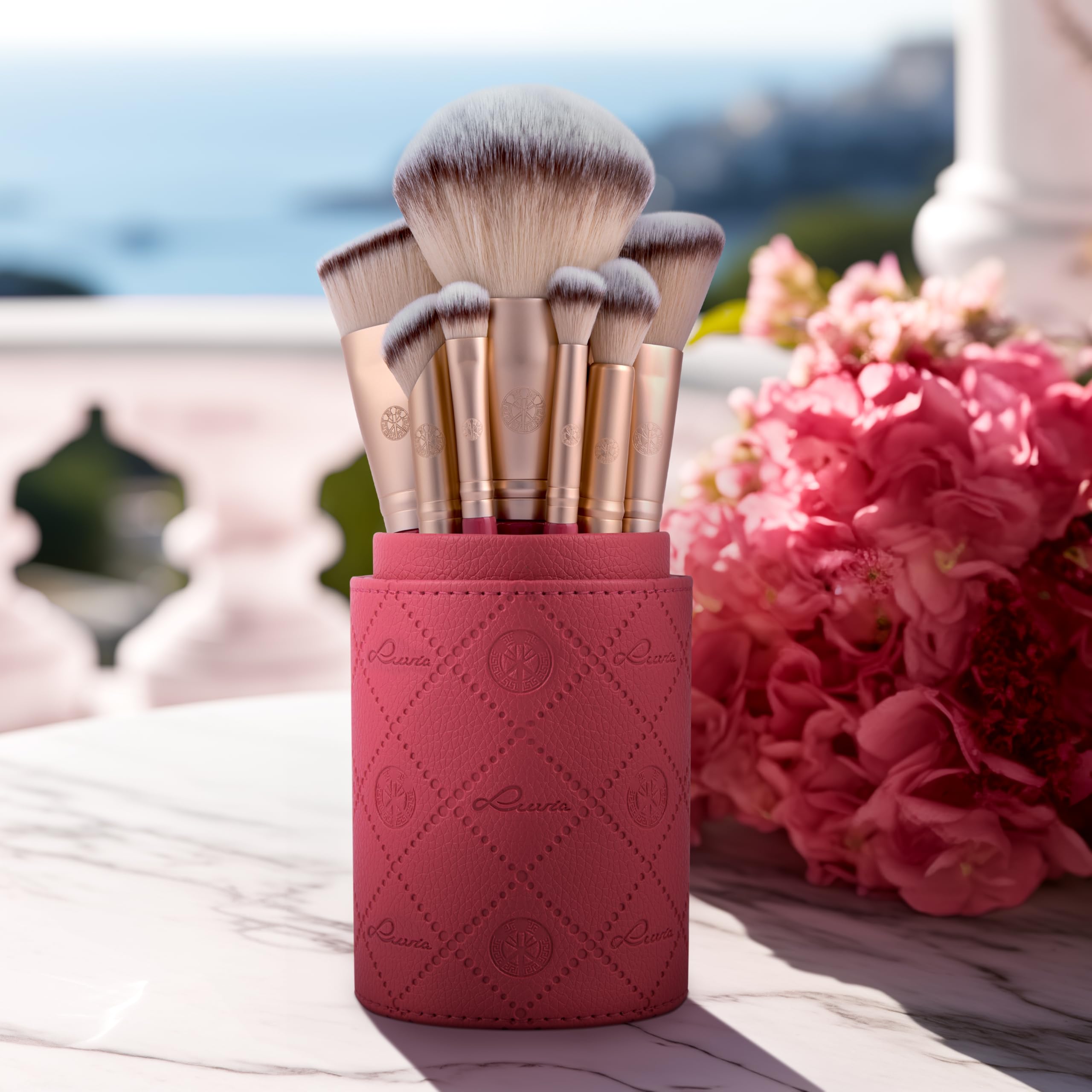Luvia 14-teiliges Make-up Pinselset - Veganes Kosmetikpinsel Set mit XL Puderpinsel, Schwamm & Blender - Ideal für Anfänger & Profis - Hochwertige Schminkpinsel für Perfektes Make-up
