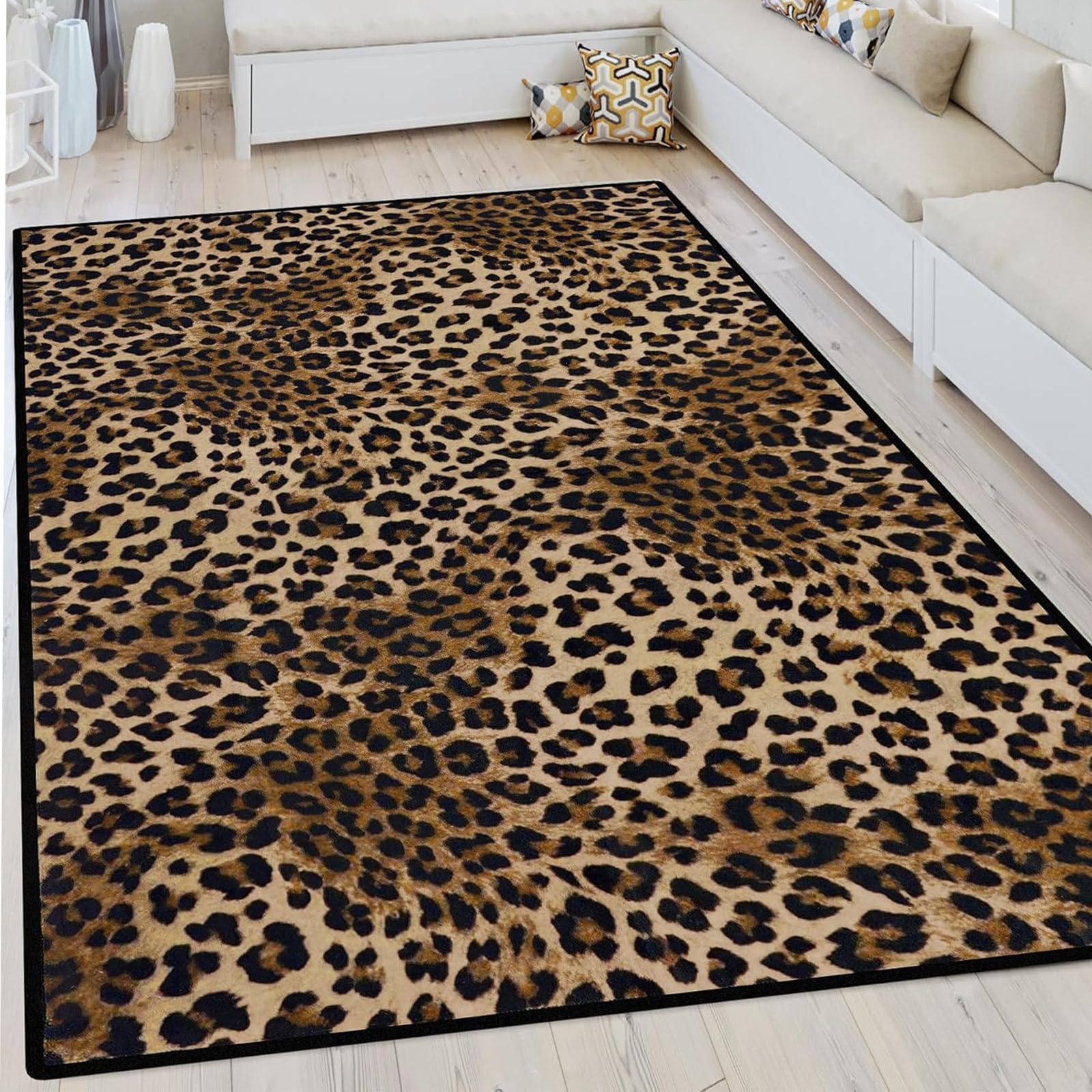 Tapis motif léopard avec imprimé animaux orange et noir au design unique
