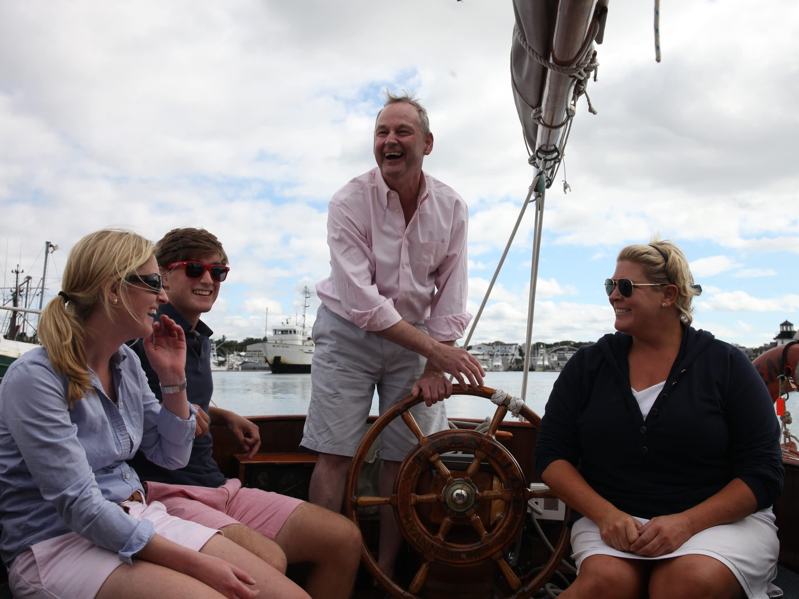 Watch Beachfront Bargain Hunt - Season 1 | Prime Video