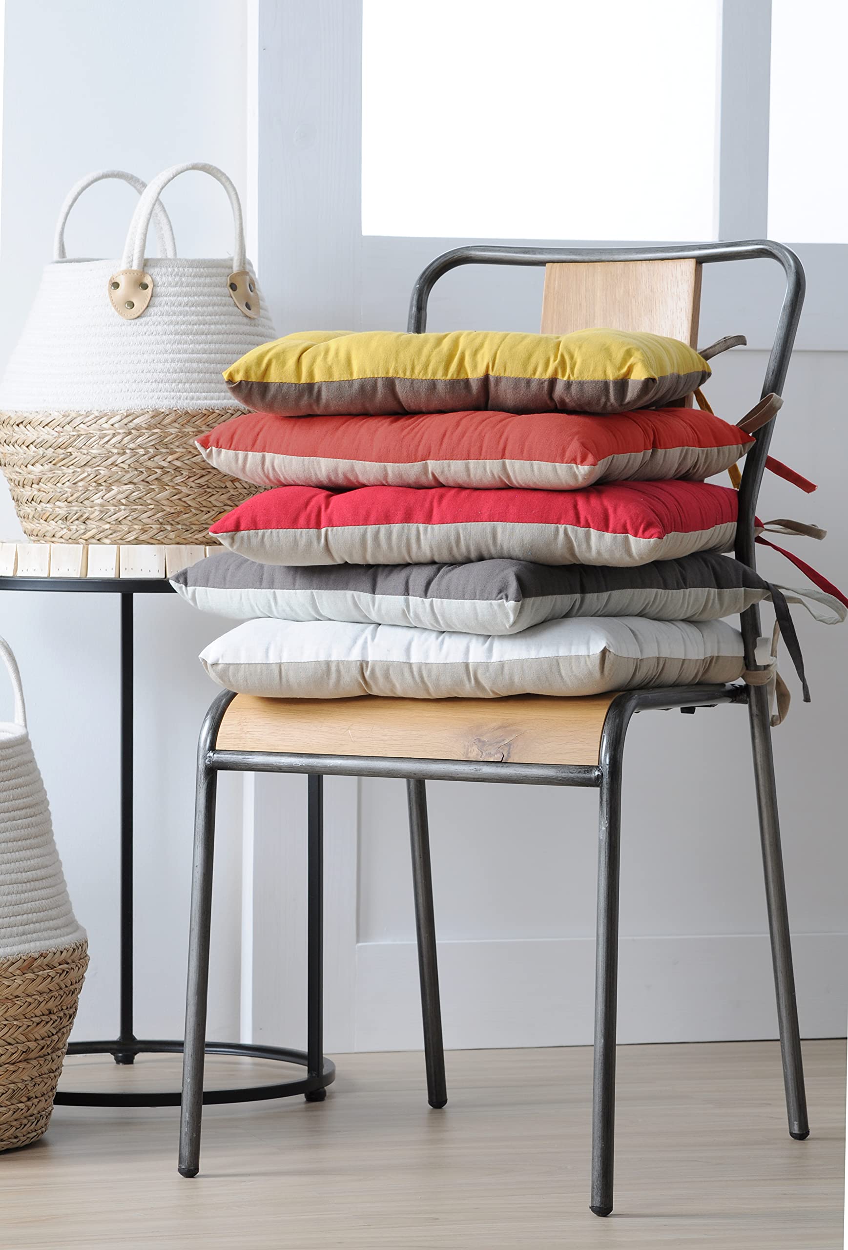 Stof - Galette de Chaise - Taille 40x40 cm - 100% Coton - Couleur Rouge Lin - Modèle Romantique - Qualité Exceptionnelle - Confortable et Élégant - Facile d'entretien à partir de 11,99 € (juin 2026
