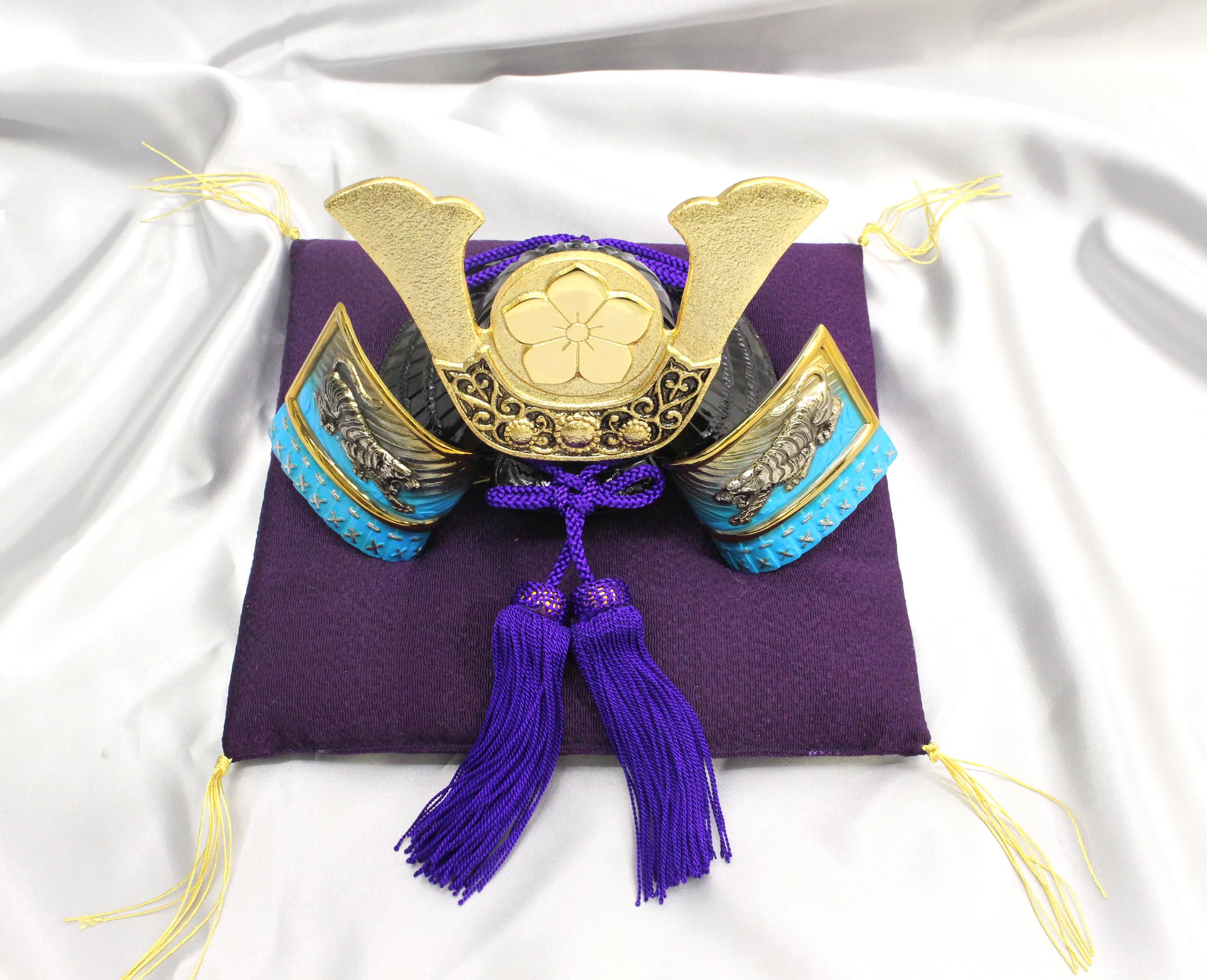 武士の兜（かぶと）甲冑　明智光秀　織田信長11個まとめて 武士の兜（かぶと）甲冑 明智光秀 織田信長11個まとめて