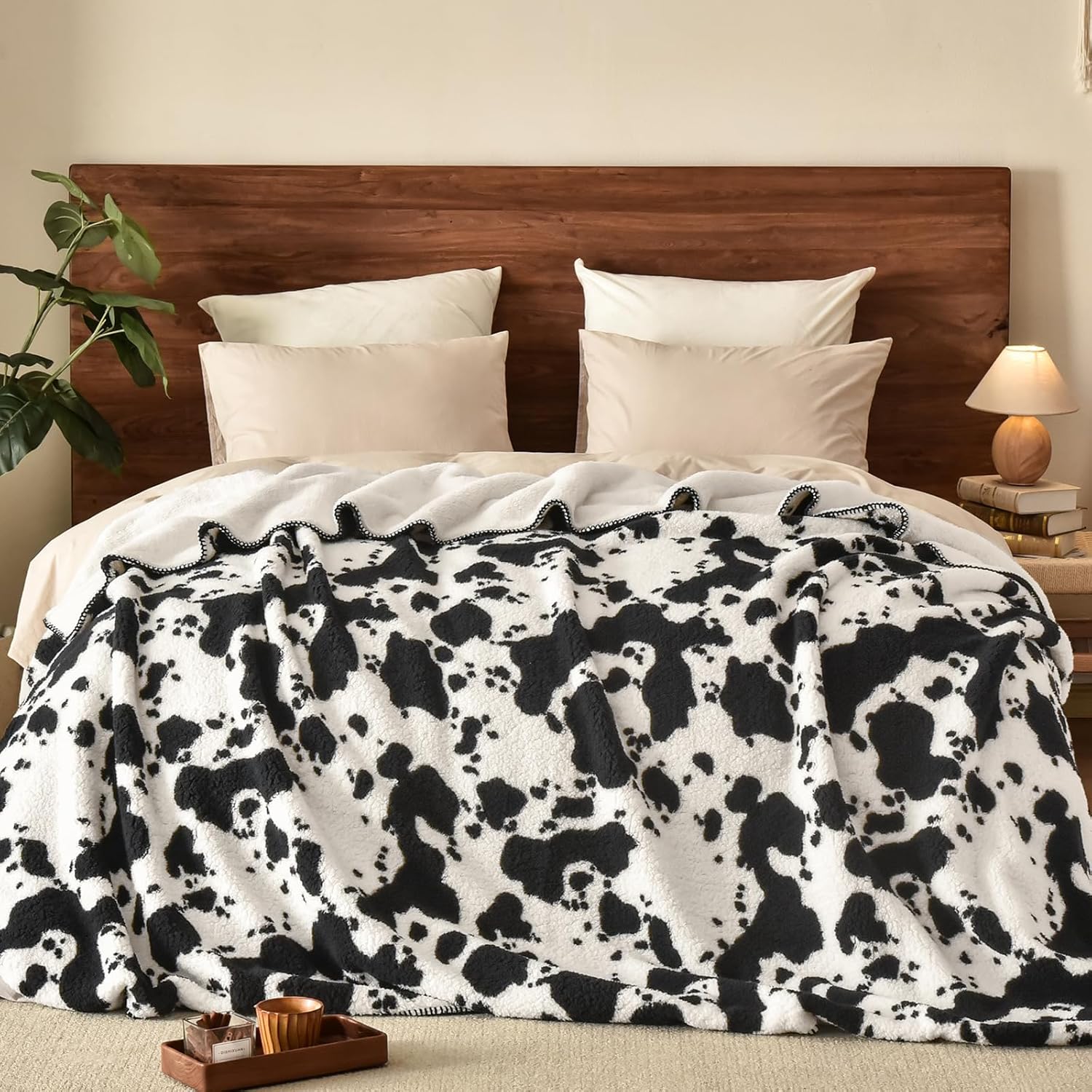 PHF Cute Cow Print Sherpa Blanket King Size for Women Men Adults, Reversible Thick and Warm Blanket for Winter, Ultra Soft Fuzzy Animal Pattern Bedding for Bed Sofa Couch, 108x90, Black