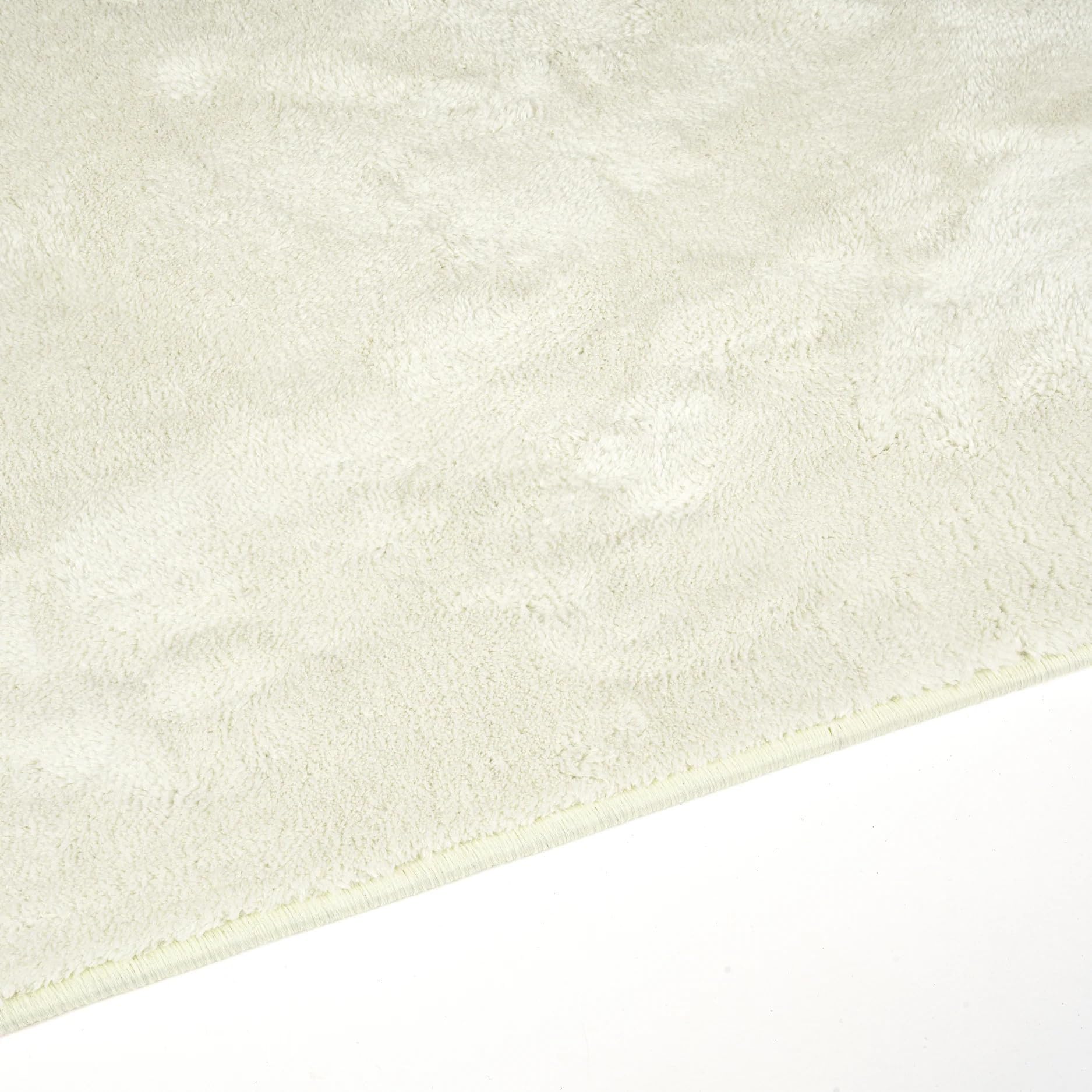 Dywan 190 x 270 cm kremowy Plush - sztuczne futro z krótkim włosiem - miękki do salonu, sypialni i pokoju dziecięcego