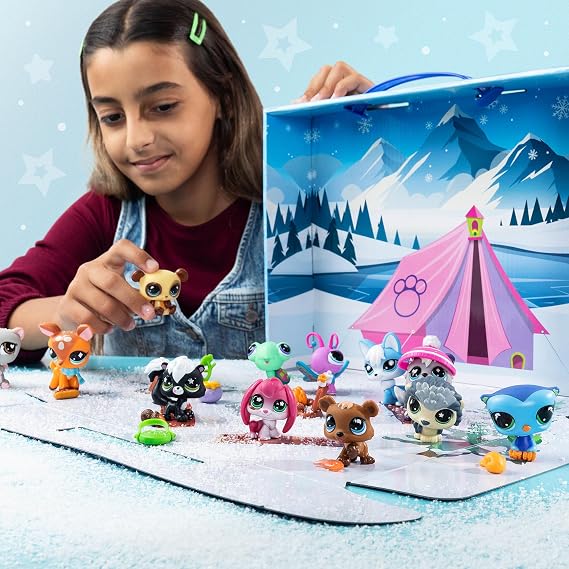 Littlest Pet Shop - Cozy Campfire Play Pack - Series 4 - Gen 7 Authentic LPS Bobble Head Toy Figure, Collectible Toy Animal, Ages 4+