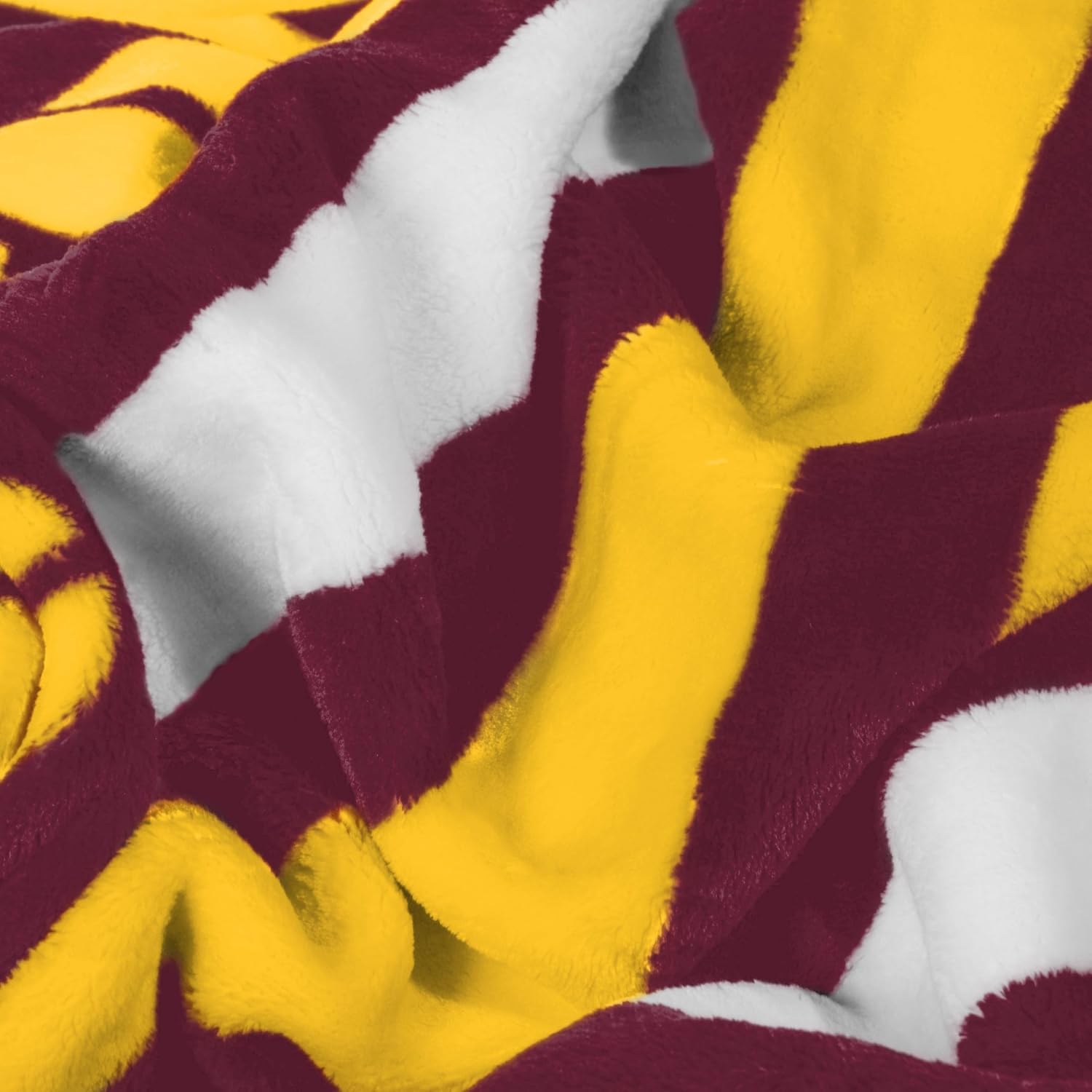 Logo Brands NCAA Raschel Throw Blanket – 50 x 60 Soft Fleece Blanket, Officially Licensed Collegiate Design, Cozy Throw for Tailgating, Game Day, & Home Décor image 3