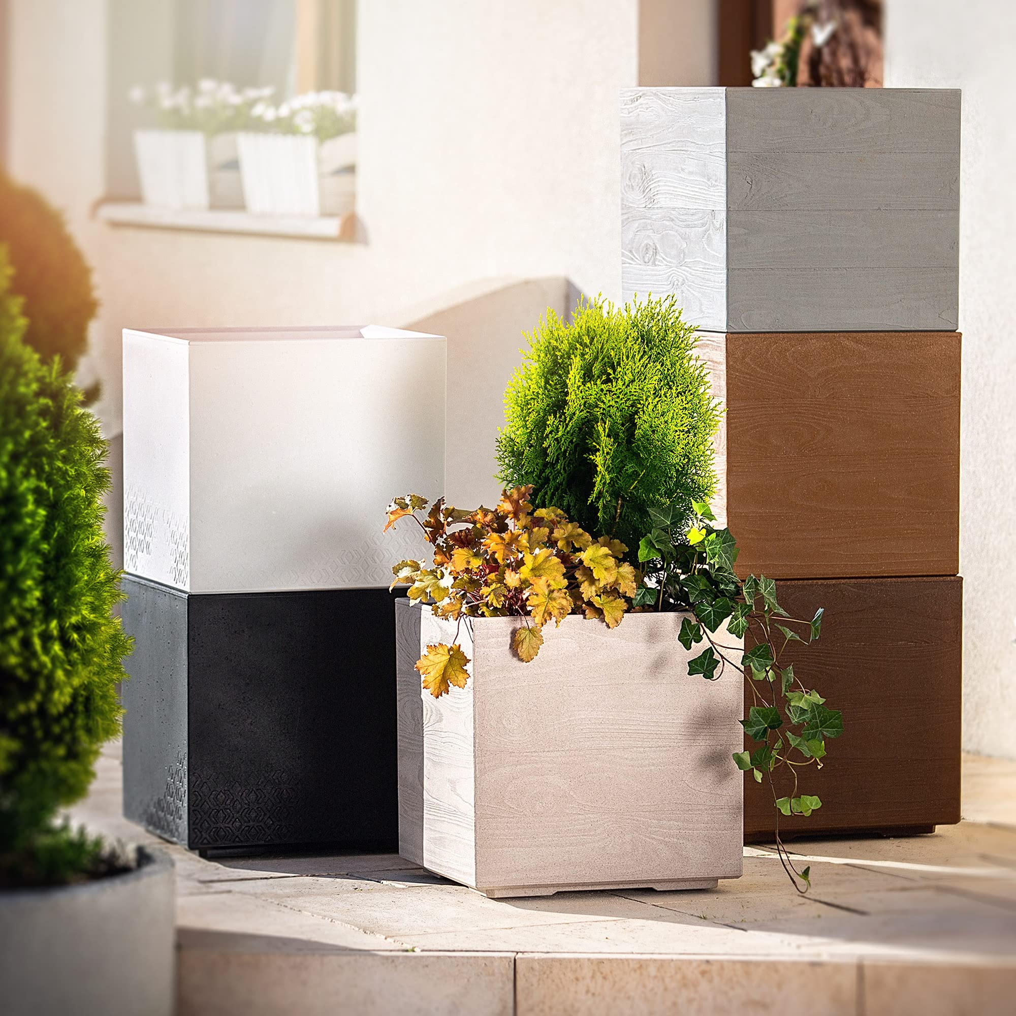 KADAX Maceta con ruedas, 39 x 40 cm, gran maceta de plástico con aspecto de madera, maceta cuadrada con inserto para interiores y exteriores (marrón)