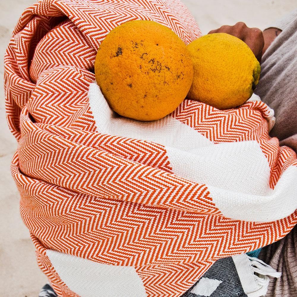 Hamamtuch Charles – XL 100x170 cm – Saunatuch, Strandtuch & Badetuch – Pestemal aus 100% Baumwolle – groß, leicht, handgewebt & saugfähig für Damen & Herren (Orange)