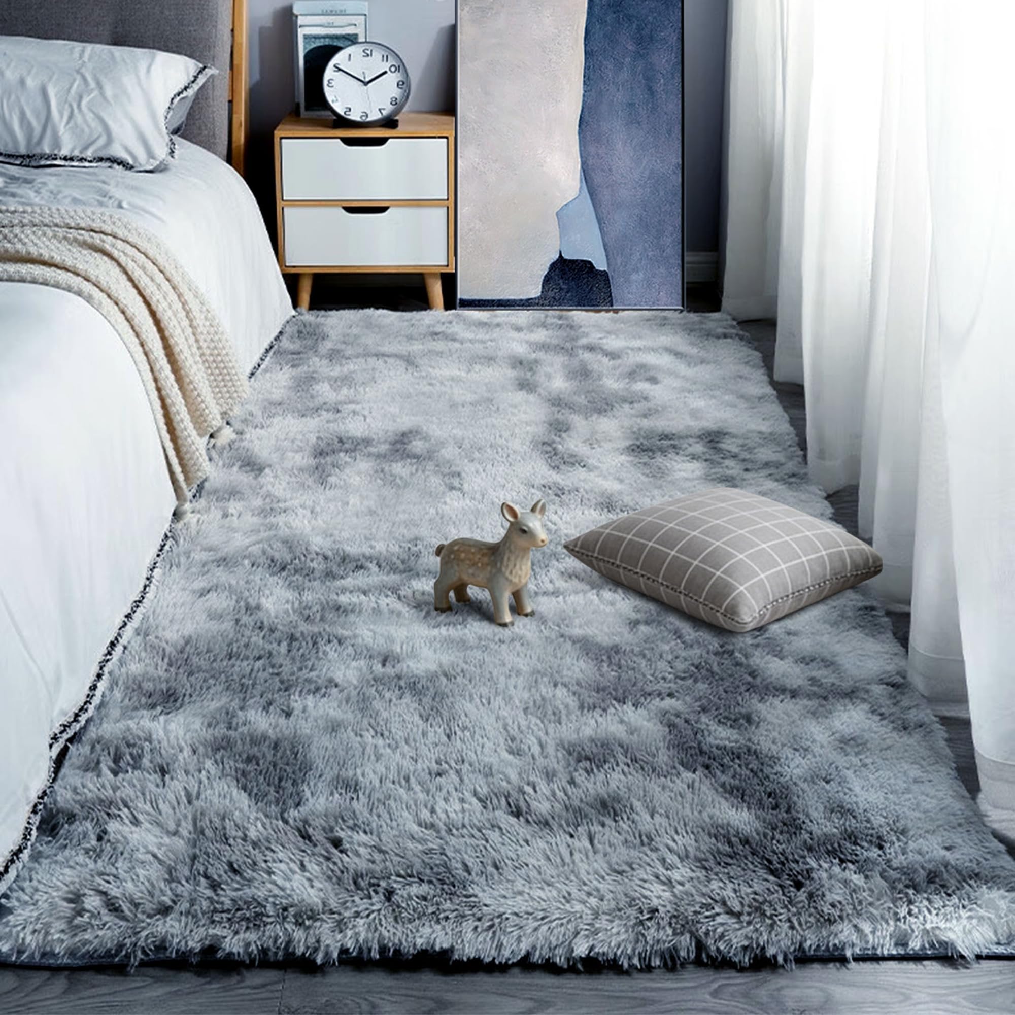 Tapis pelucheux gris clair 170x220 cm au design moderne et raffiné