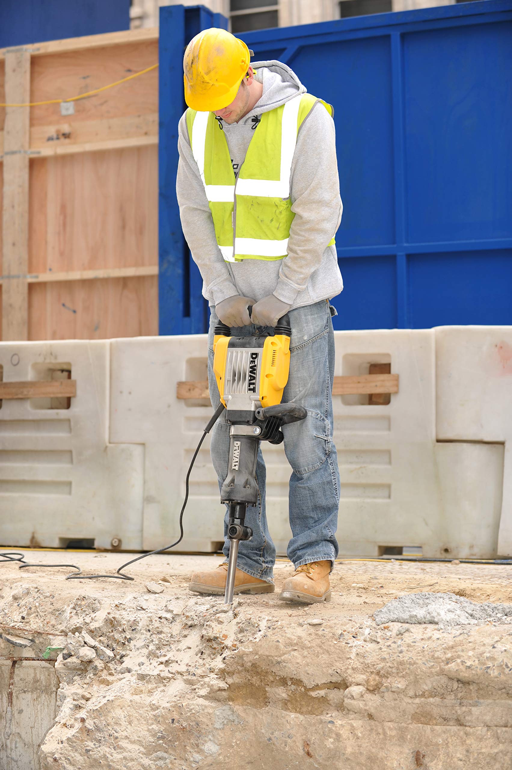 DEWALT Młotek wyburzeniowy 30 mm sześciokątny 16 kg 1600 W