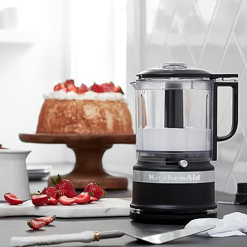 Miniatura 6 de KitchenAid Classic Series K45SS - Batidora de pie inclinable de 4.5 cuartos de galón, color blanco y picadora de alimentos de 5 tazas, KFC0516,