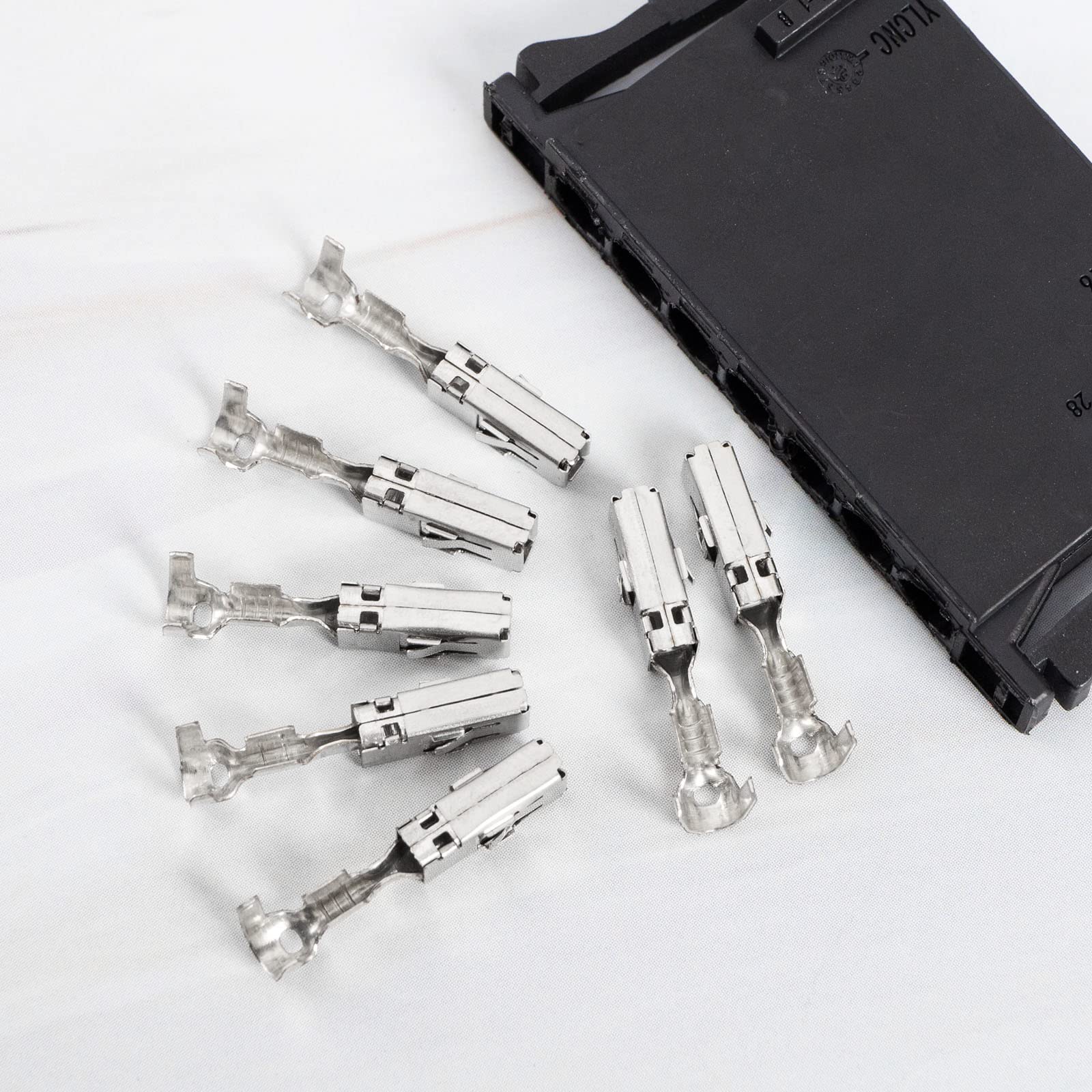 Mercedes W204 Rear Left Tail Light Cluster Bulb Holder A2048202277 New