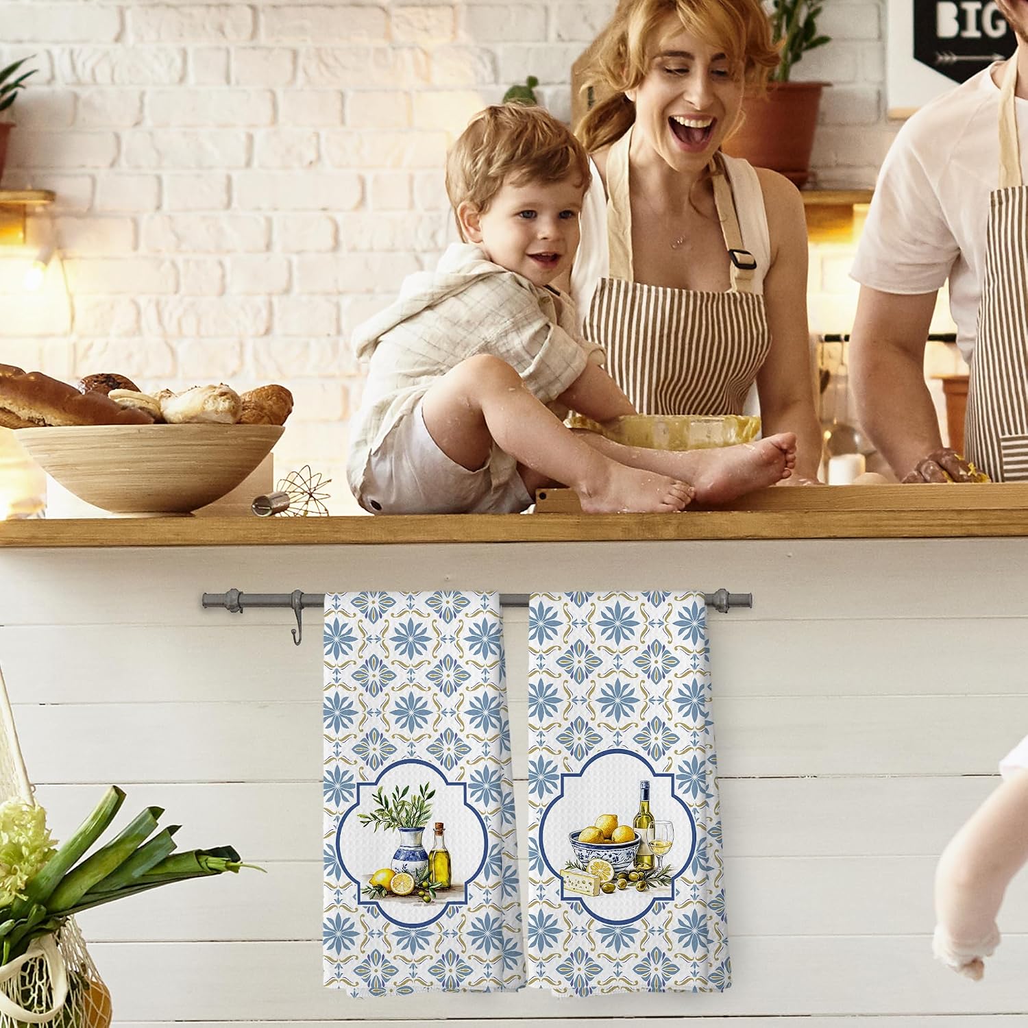 Italian Lemon Kitchen Towels, Lemon Gifts Dish Towel Dishcloth 16x24 Inches, Blue and White Mediterranean Summer Fruit Decorative Absorbent Hand Tea Towels Decor, Set of 2