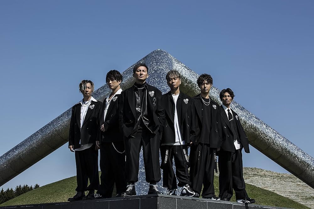 ユーミンのコンサートパンフです１９冊とライブパンフとＣＤとパンフ袋 中山美穂 WHUU!NATURAL LD ツアーパンフレット他 セット - メルカリ