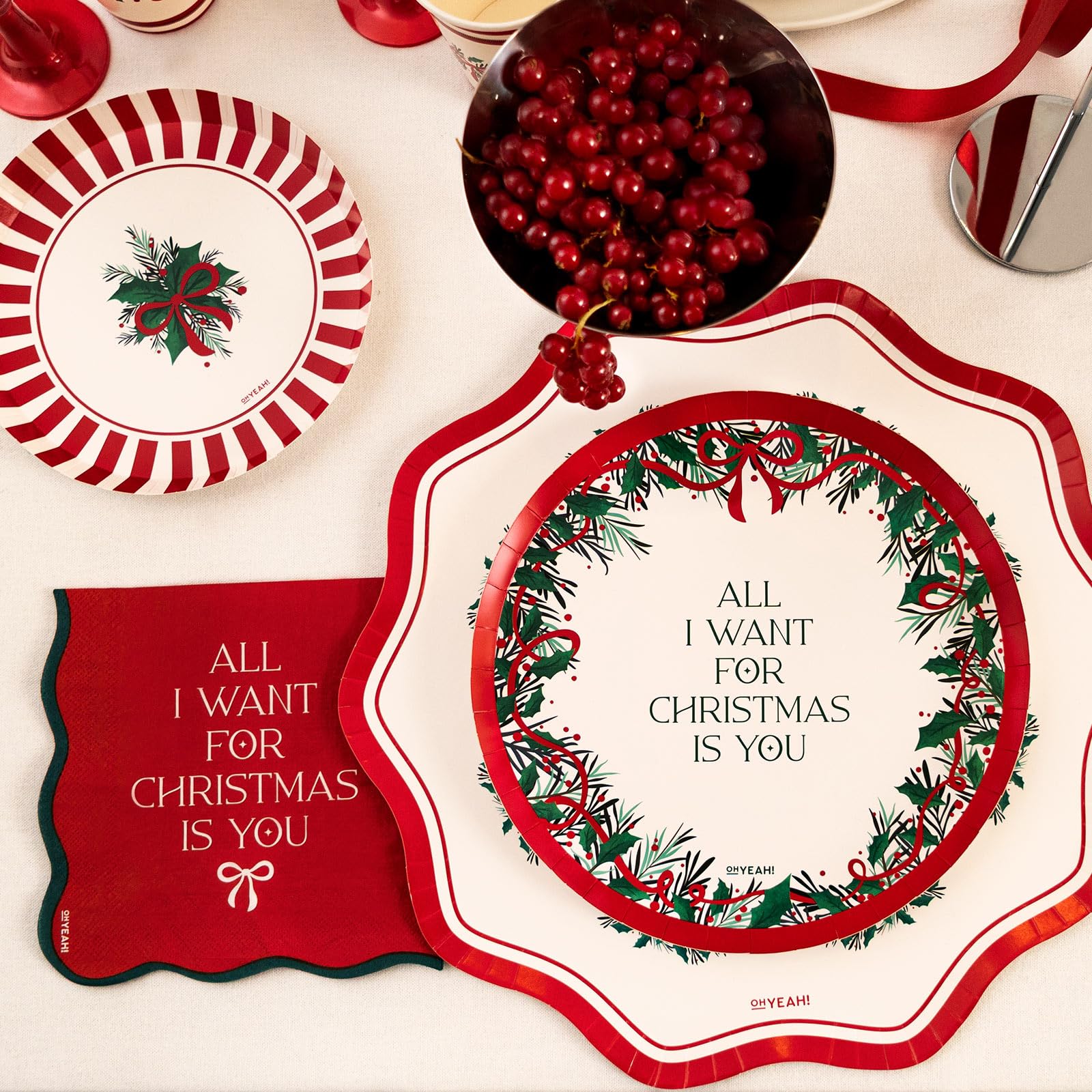 OH YEAH - Kit Vajilla Navidad 12 Personas All I Want - 72 Piezas - Platos, Vasos, y Servilletas Desechables - Temática Navideña - Cenas Navideñas, Reuniones Familiares y Fiestas de Fin de Año