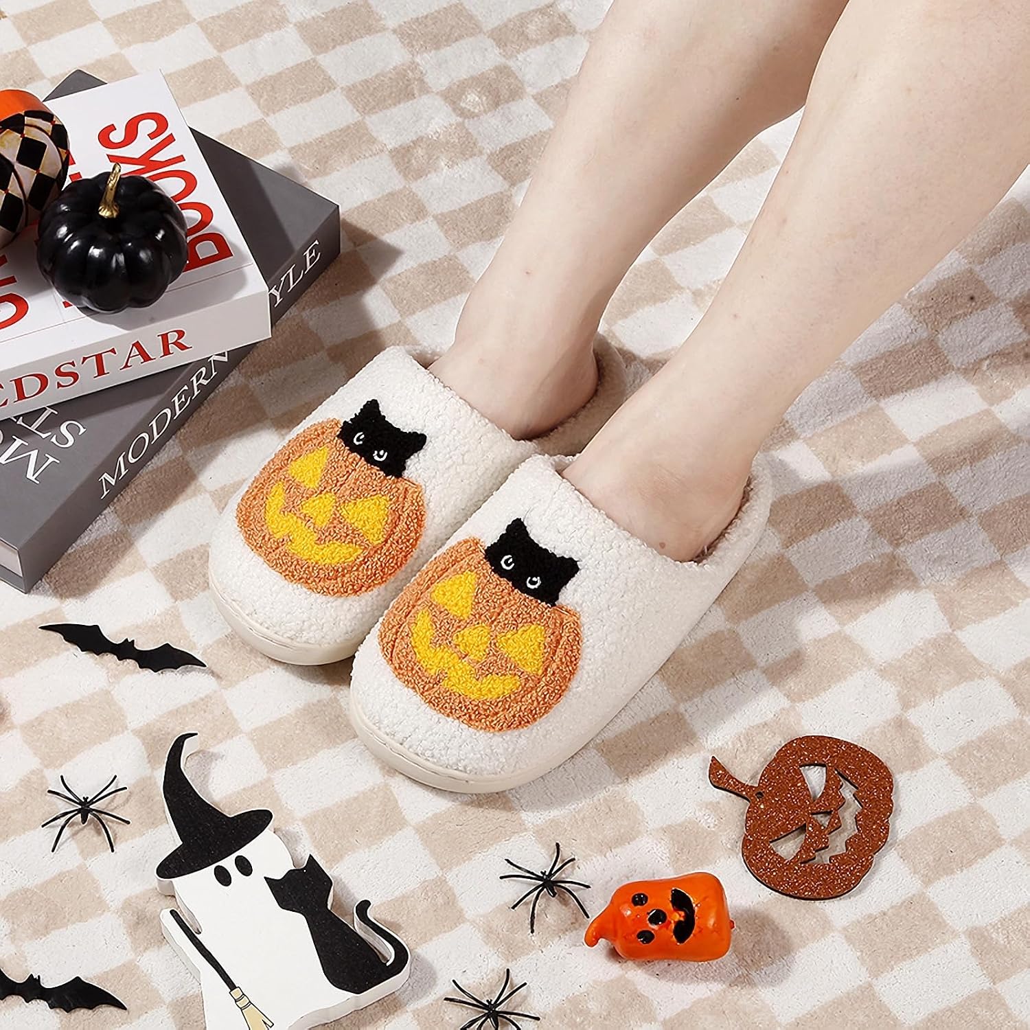 Halloween Pumpkin Slippers for Women Men Spooky Slides Soft Plush Fuzzy House Slippers Indoor Outdoor Shoes