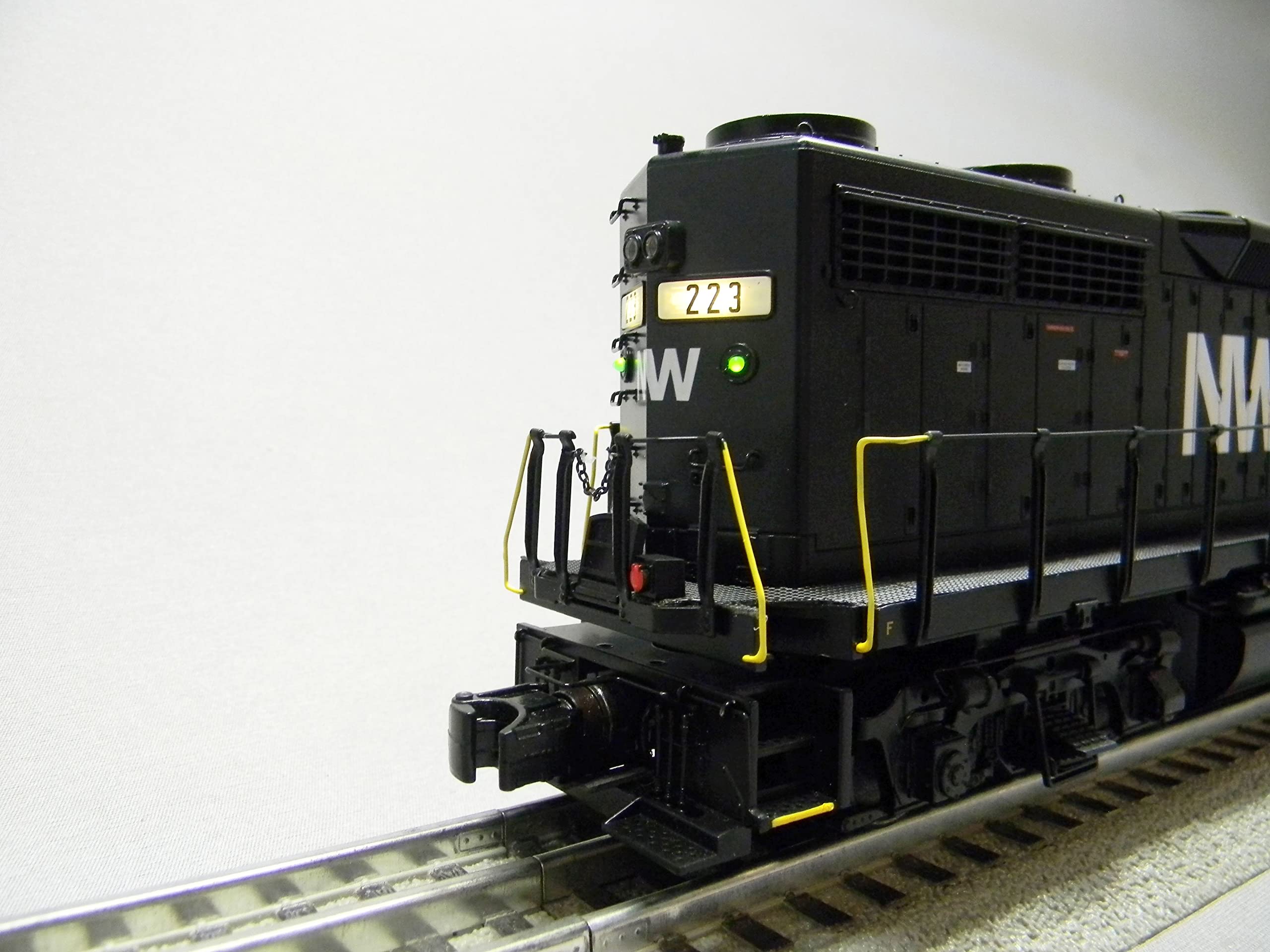MTH Premier Norfolk & Western GP-35 HIGH Hood Diesel Locomotive Engine #223 w/PROTOSOUND 3.0 O Gauge