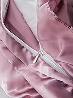 Vista 6 de Juego de funda de edredón sedosa de satén similar a la seda, color rosa rubor con estampado de satén con volantes rosados, 1 funda de edredón y 2