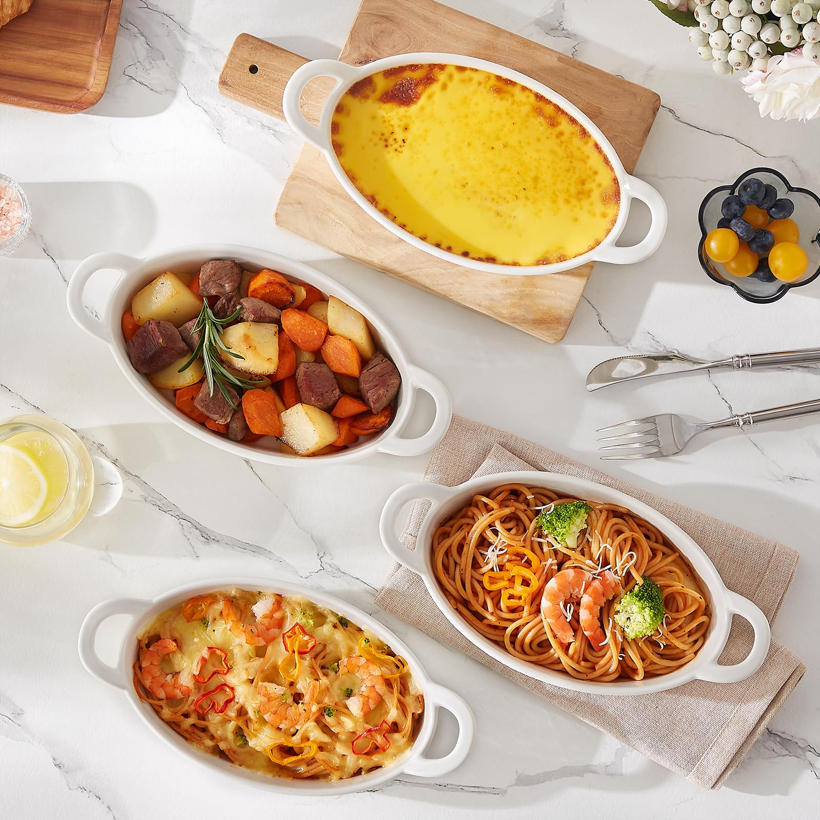 MALACASA Serie BAKE, Set di 4 Pirofile da Forno in Ceramica Ovali, 670ml Piatti da Forno in Ceramica, Cocotte Monoporzione da Forno con Manico per Dessert, Lasagne, Torta - 20,7cm (Bianca)