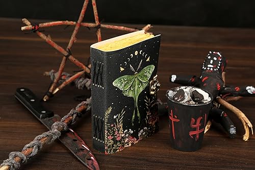 Miniatura 6 de Diario en Blanco de Hechizos y Sombras con Cierre de Candado Vintage Hecho a Mano de Cuero con Estampado de Polillas Luna y Mariposa Morpho de