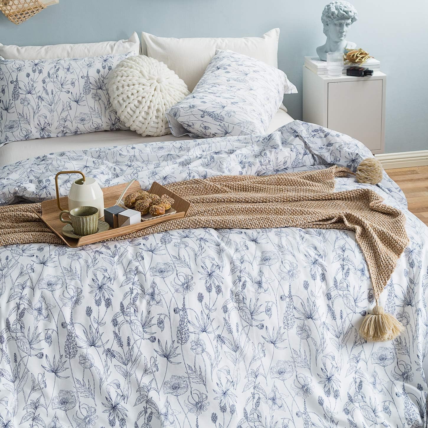 SUSYBAO Blue White Floral Duvet Cover Queen 100% Cotton 3 Pcs Set 1 Garden Navy Blue Flower Duvet Cover with Zipper Ties 2 Pillowcases Farmhouse Navy Botanical Bedding Set Soft Breathable - Image 2