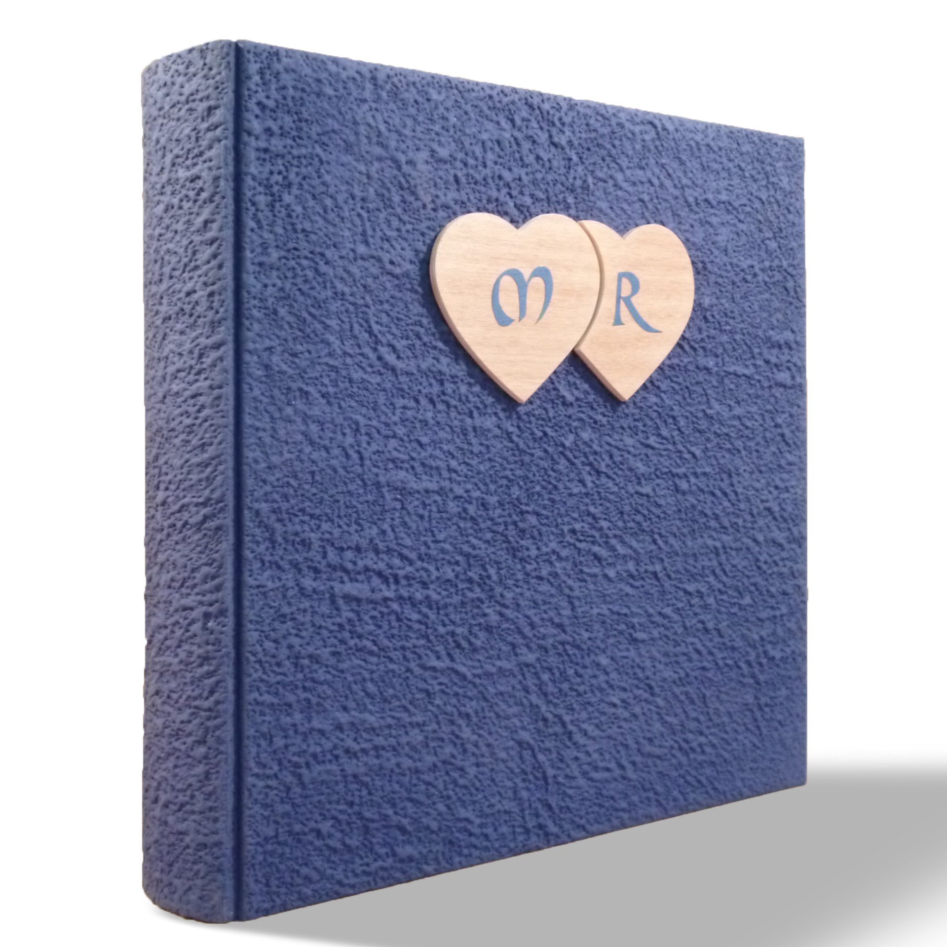 Álbum de fotos artesanal azul con corazones de madera y iniciales 33 x 33 (30 hojas marfil intervallati de AC302O 30) Capacidad 60 vistas