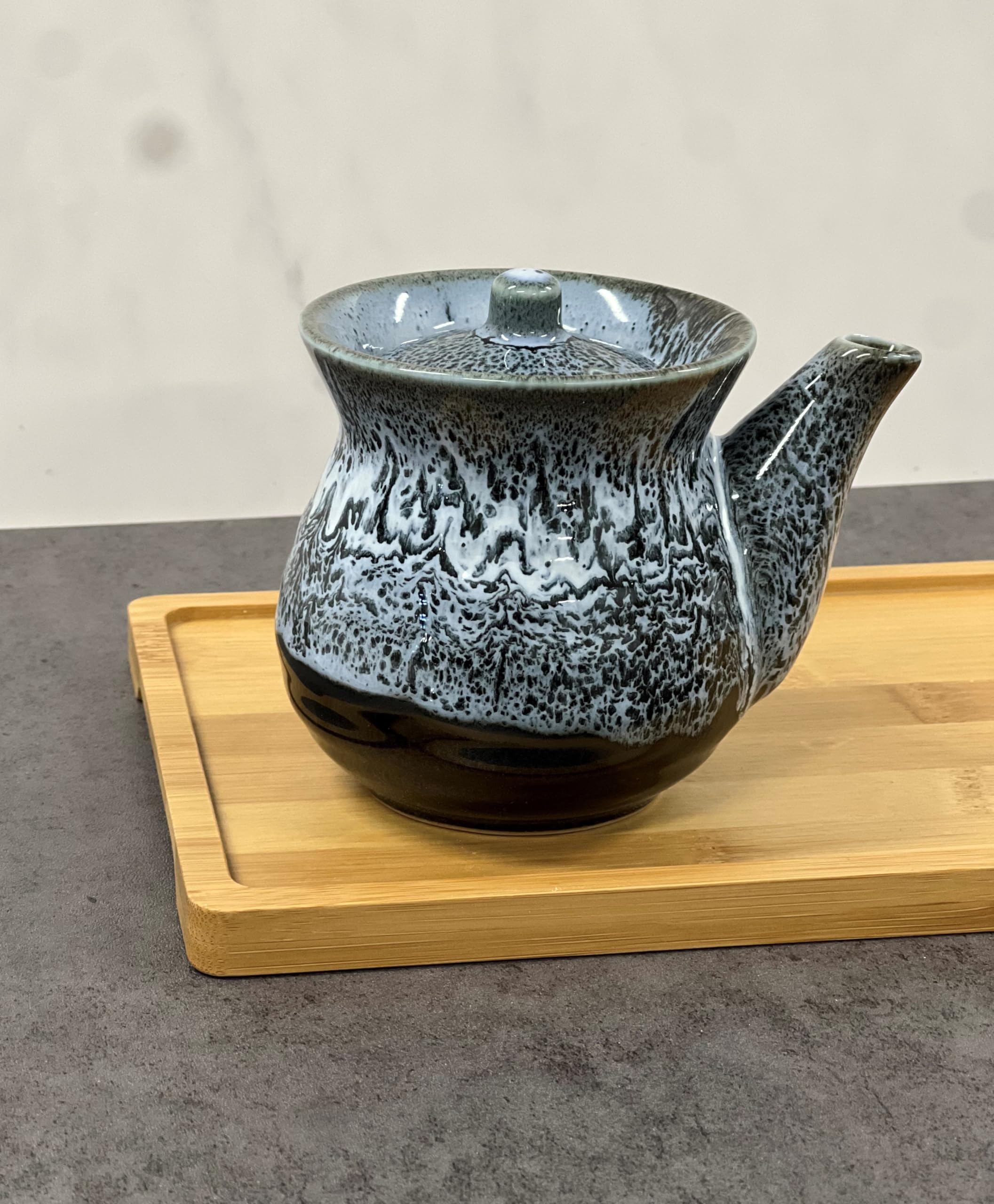 Urban Tokyo Dispensador de botellas de salsa de soja de porcelana tradicional japonesa con tapa, 266.2 ml, aceite de tierra, vinagre Ponzu, dispensador de salsa de soja Shoyu, botella de repuesto