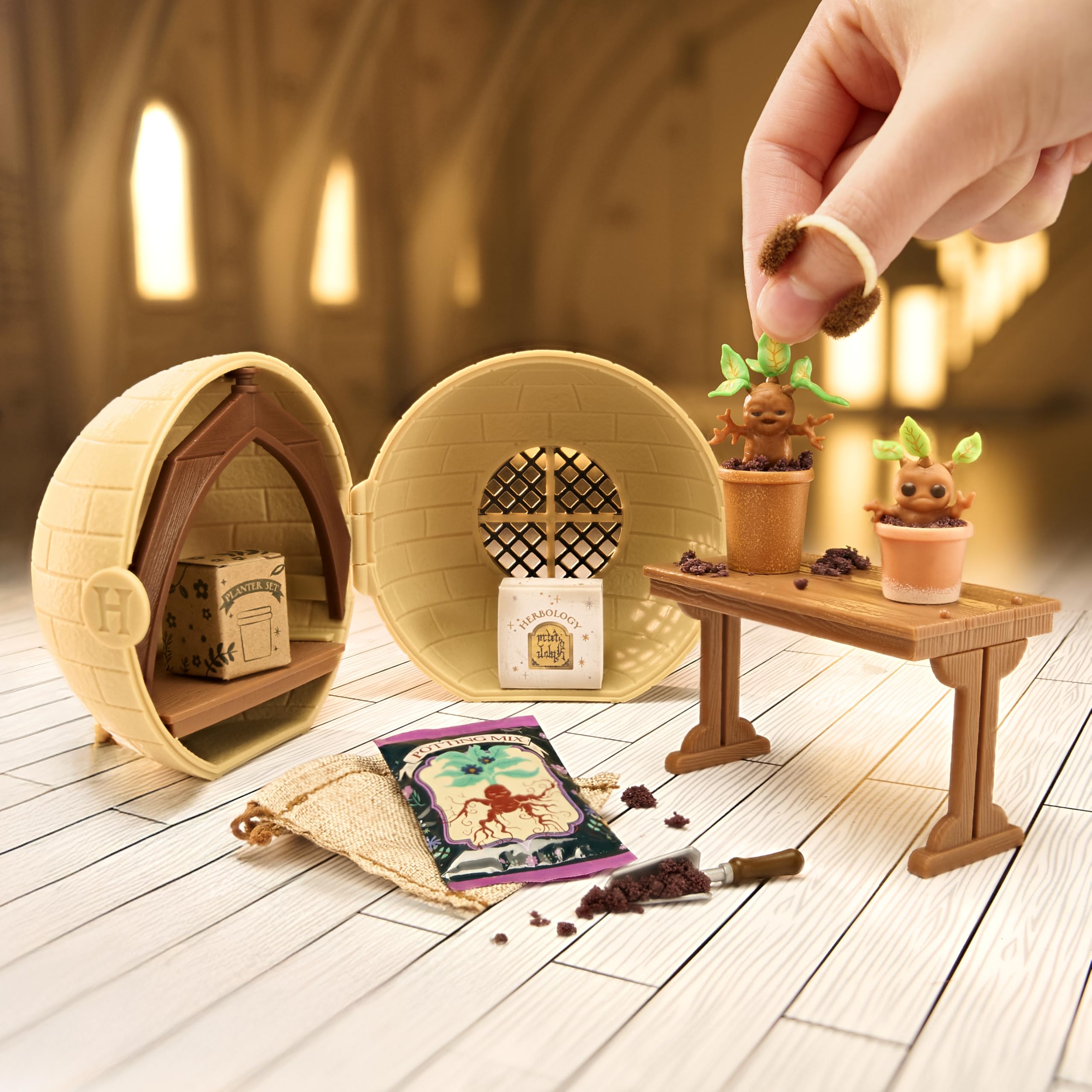 Amazon.co.jp: MGA's Miniverse Make It Mini Back to Hogwarts ハリー