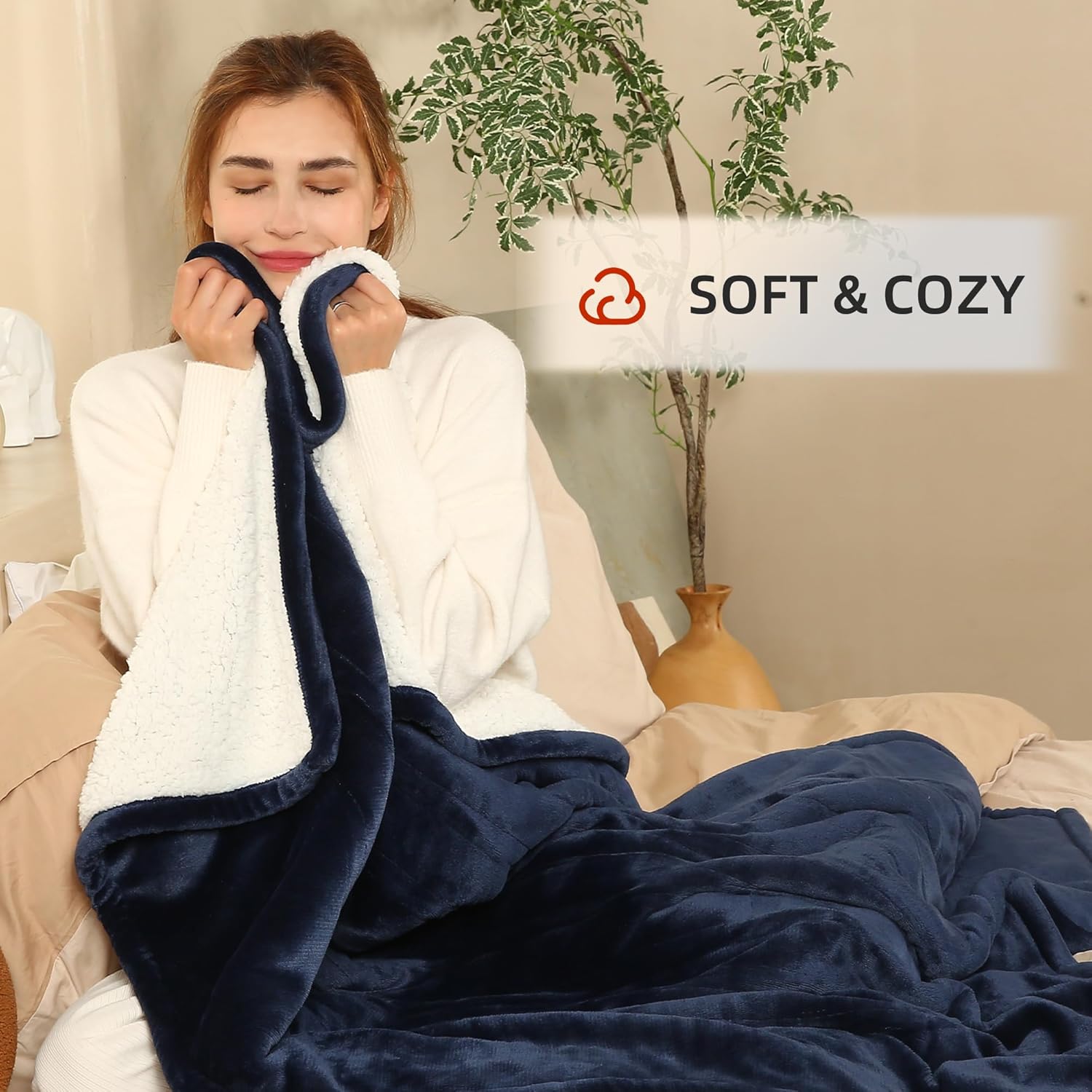 ESTINGO Heated Throw Blanket Electric Blanket, 50"x60" Heating Blanket with 5 Heating Levels & 4 Hours Auto Off, Reversible Flannel Sherpa Electric Throw Blanket with OverHeat Protection, Navy Blue - Image 3
