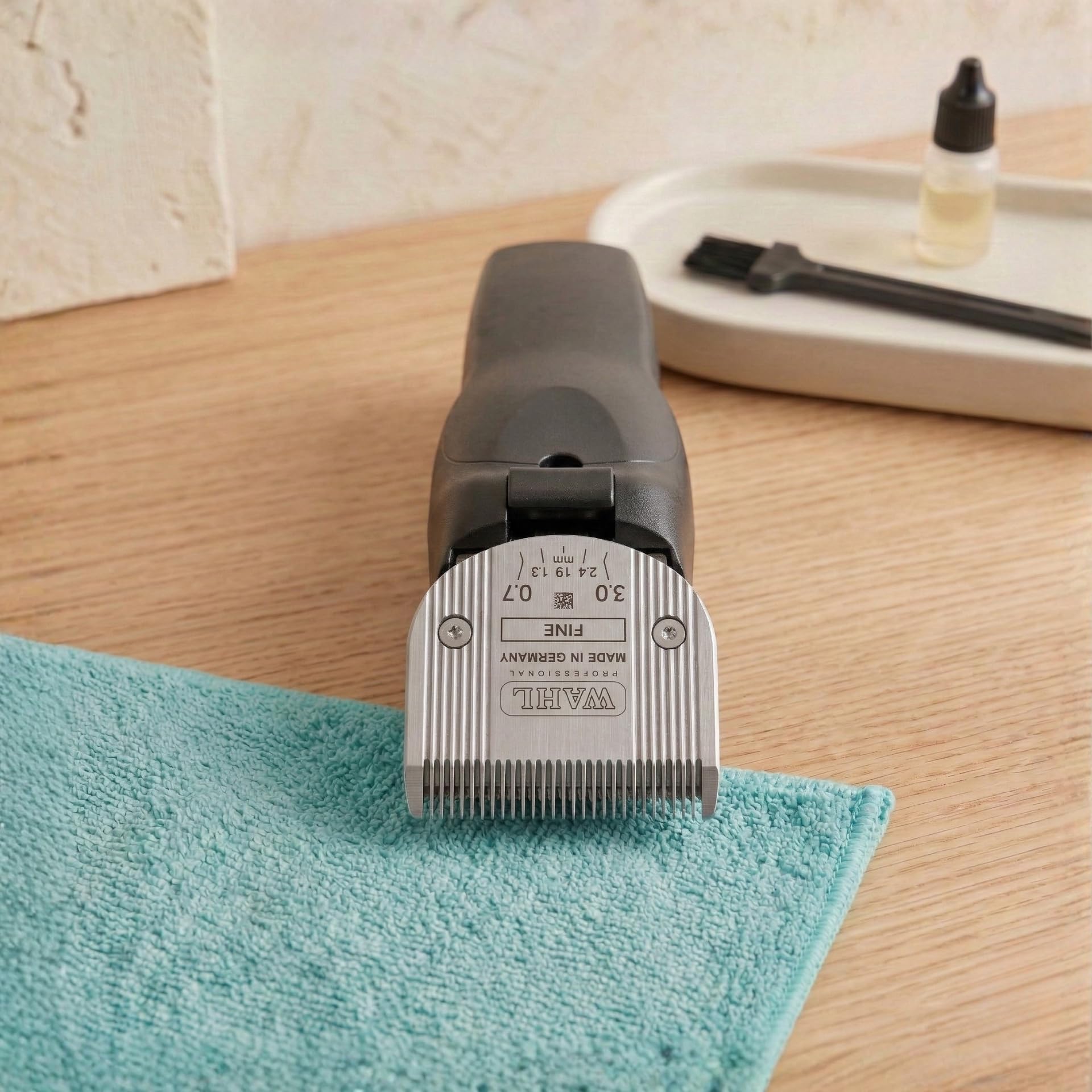 Agrarzone Edition Wahl Moser Arco Pro tosatrice cani e gatti - 2 batterie, Set rialzi, Leggera, Silenziosa, Potente - Made in Germany